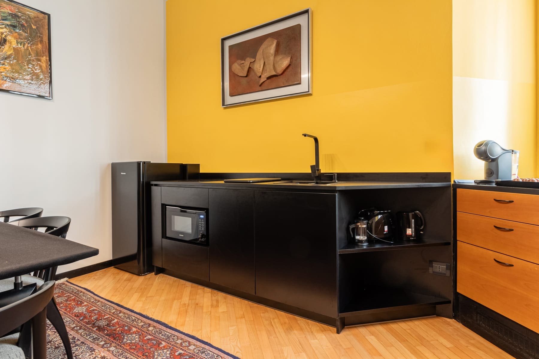 Casa Melagrana Porta Romana: Stylish 3-Bedroom Apartment with Air-Con in Porta Romana, Milan