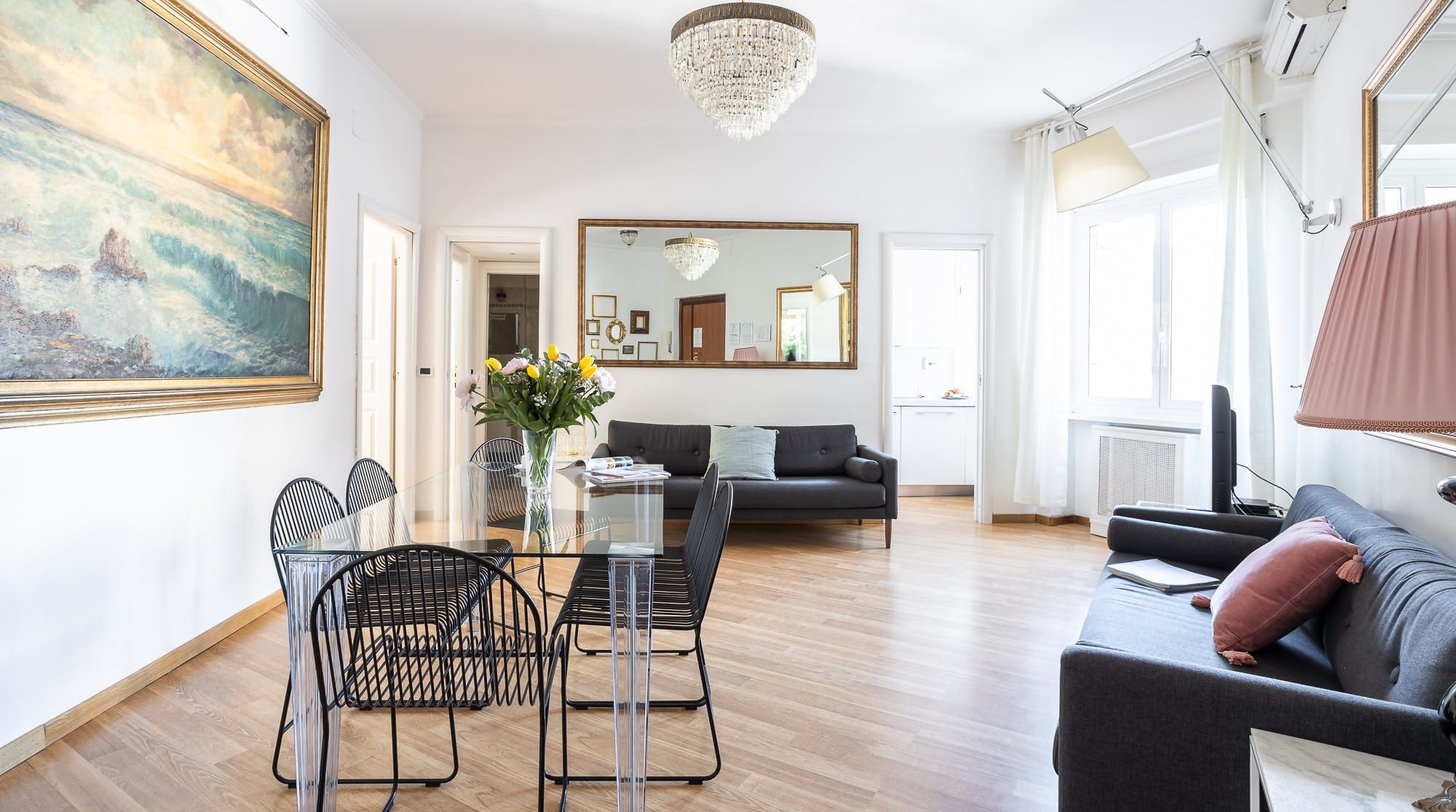 Casa Melangolo Aventino: Spacious 3-Bedroom Apartment Rental with Air-Con in Aventino Rome