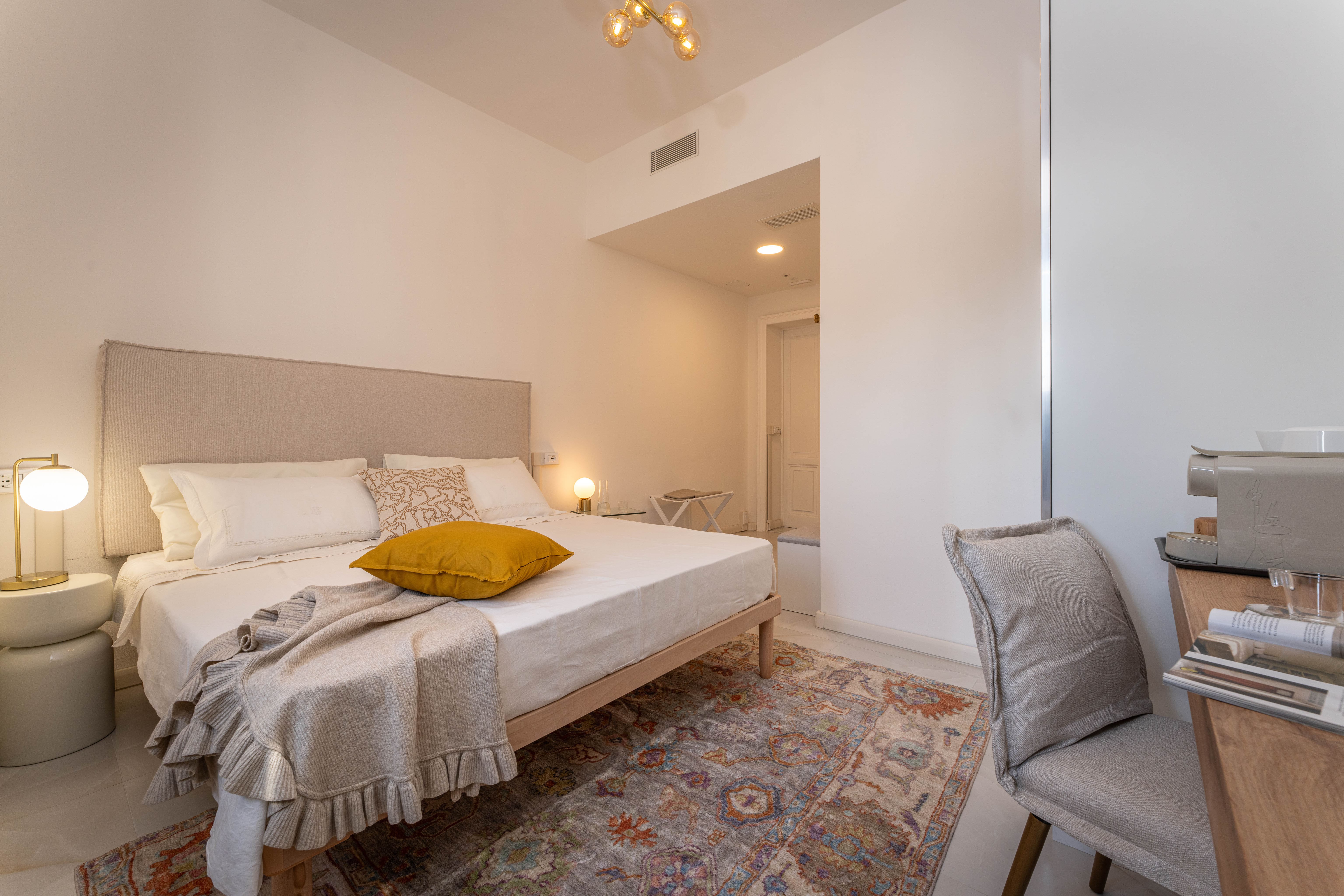 Casa Meloria Livorno: Spacious 4-Bedroom Apartment Rental with Air Conditioning in Livorno