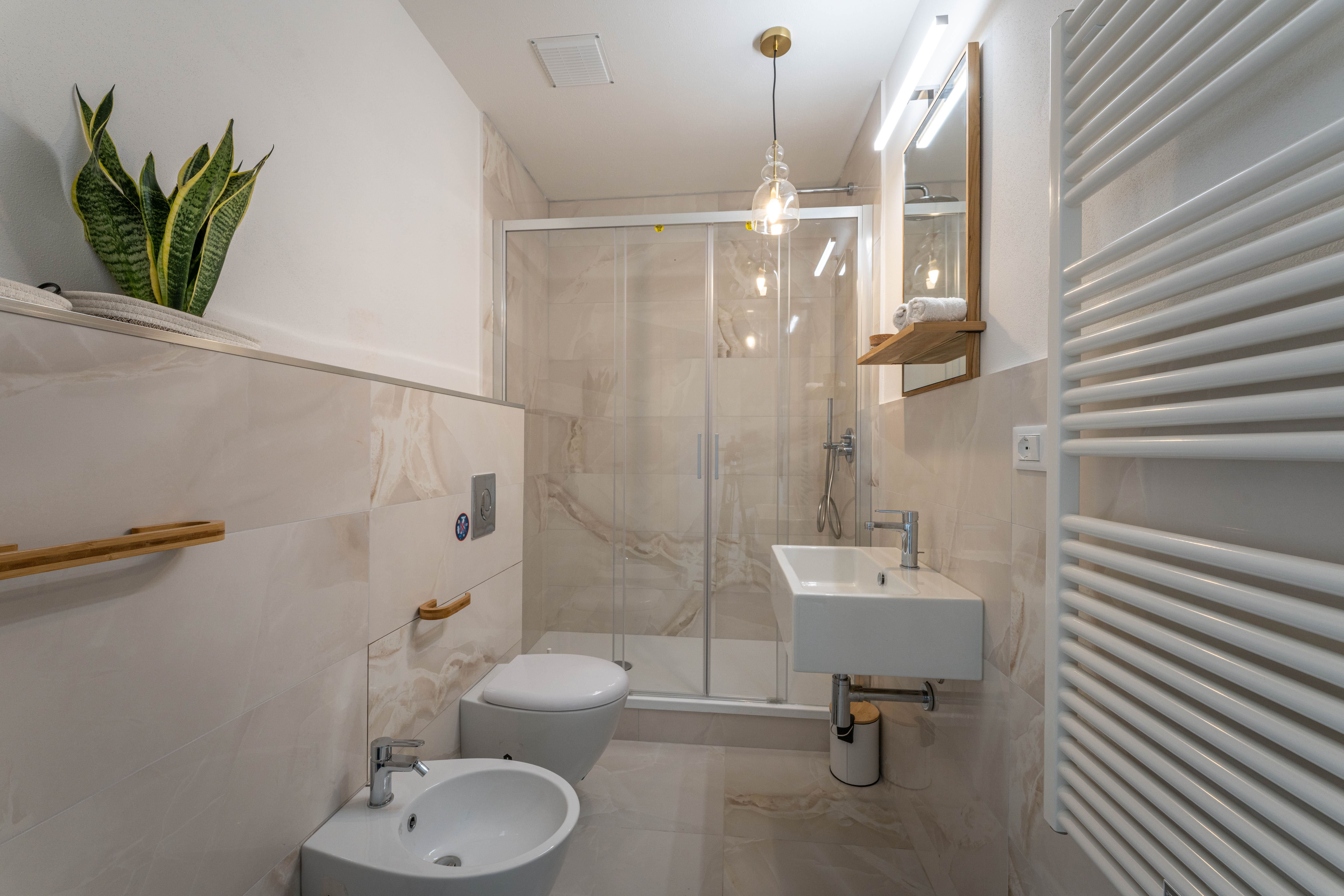 Casa Meloria Livorno: Spacious 4-Bedroom Apartment Rental with Air Conditioning in Livorno