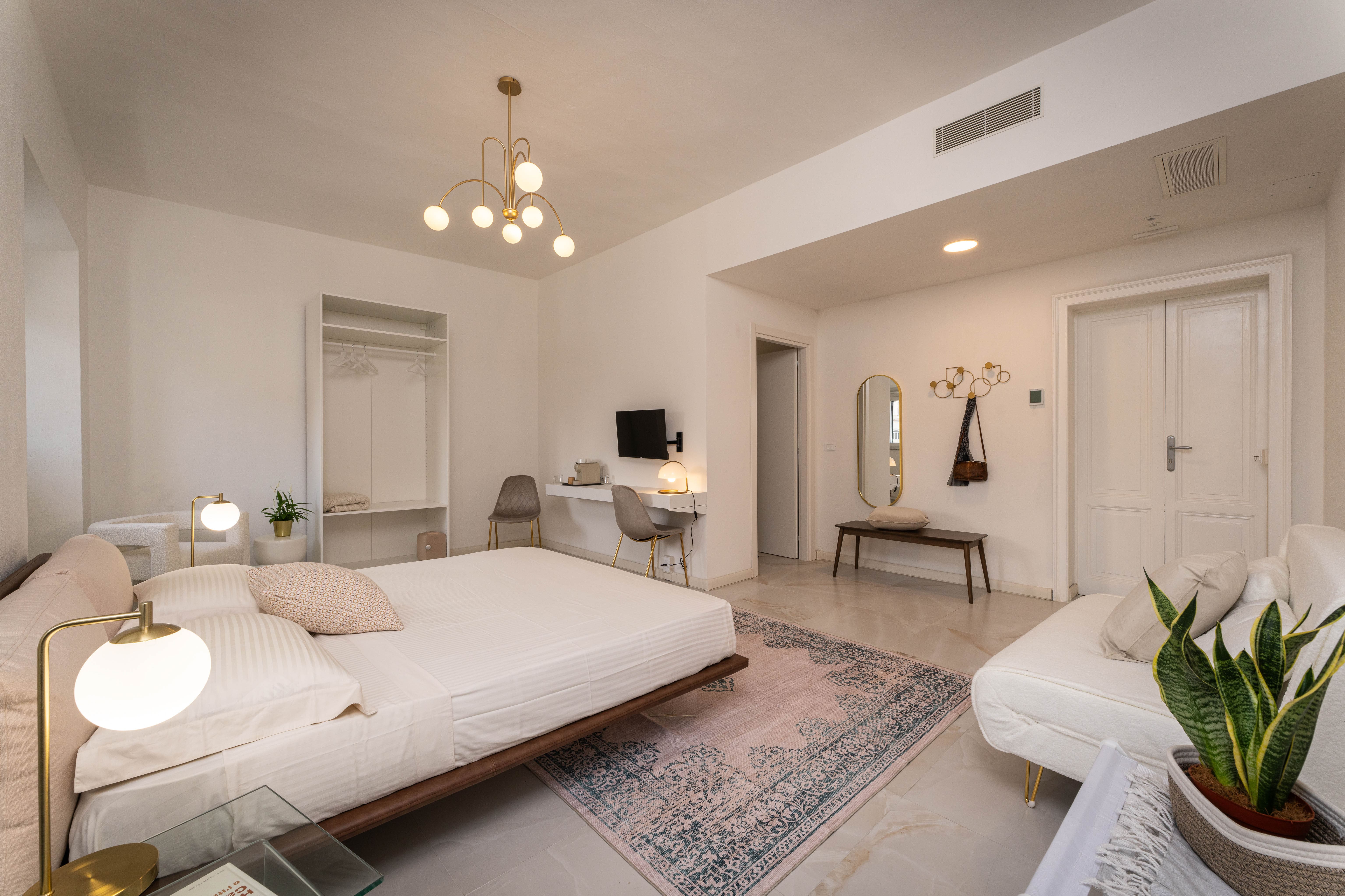 Casa Meloria Livorno: Spacious 4-Bedroom Apartment Rental with Air Conditioning in Livorno