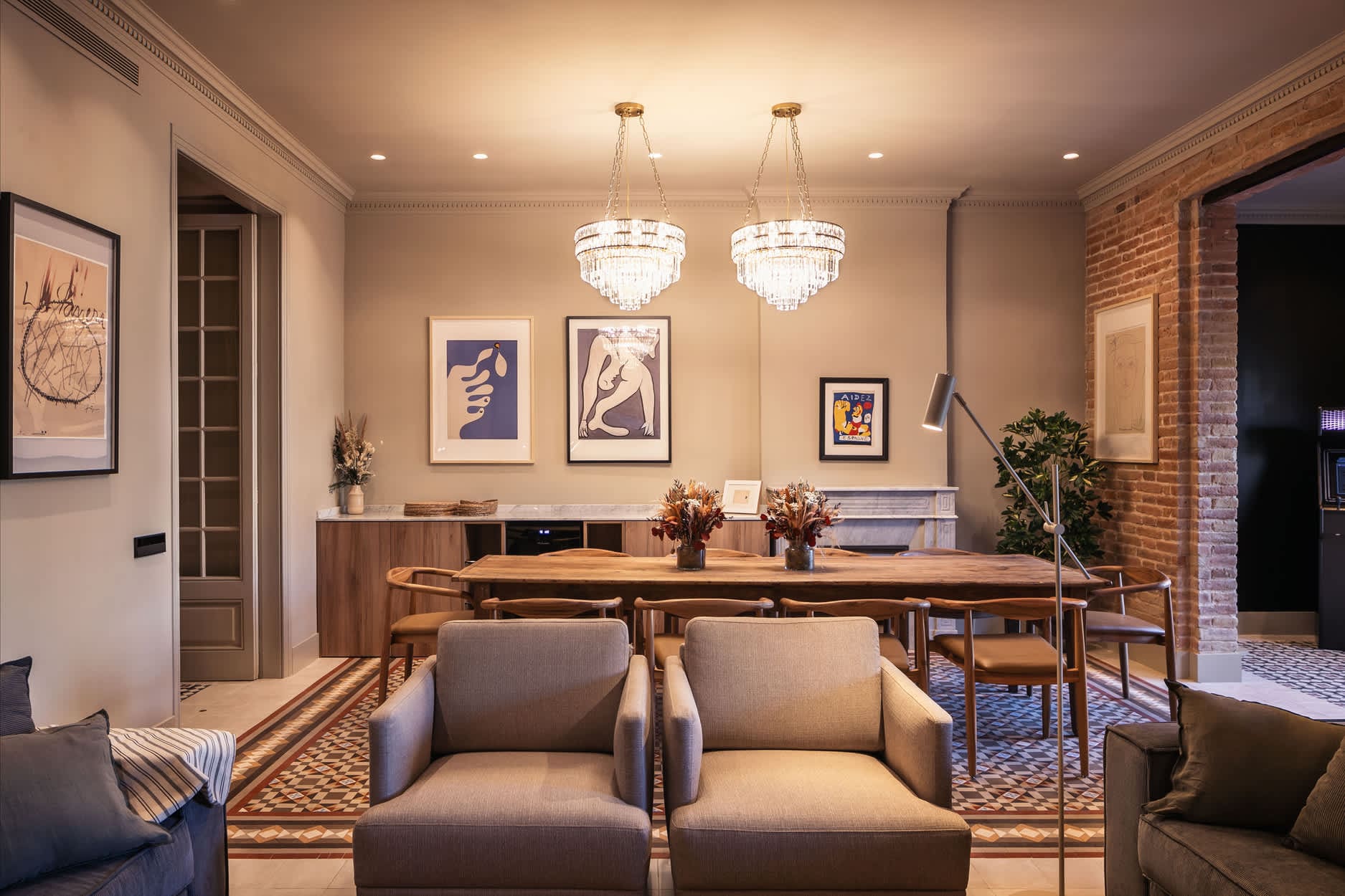 Villa Embat Tamarisk Eixample: Spacious 6-Bedroom Apartment Ideal for Families, Eixample, Barcelona