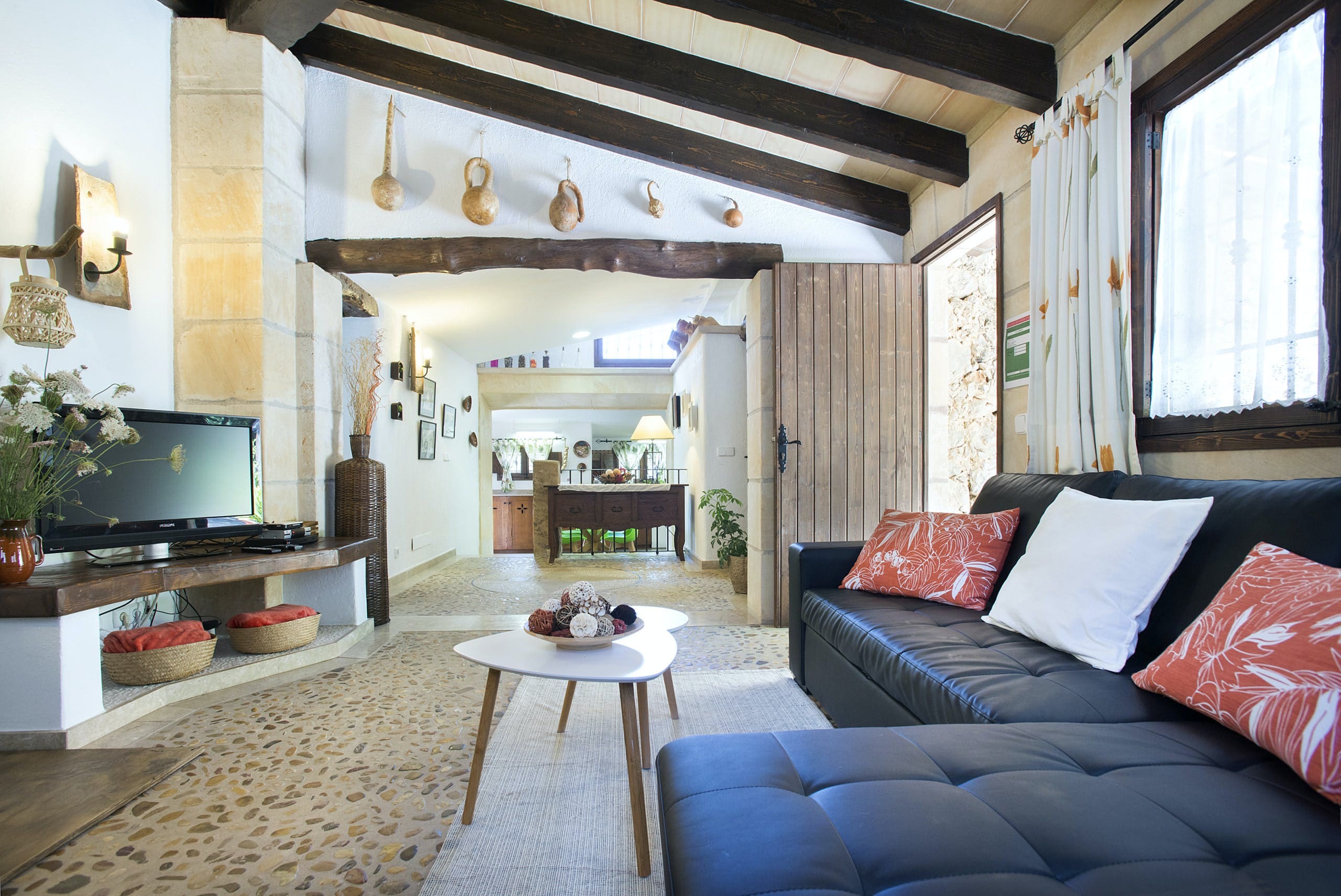 Villa Mestral Llenaire Pollença: Spacious 3-Bedroom Golf Villa Rental with Pool and Seaviews, Pollença