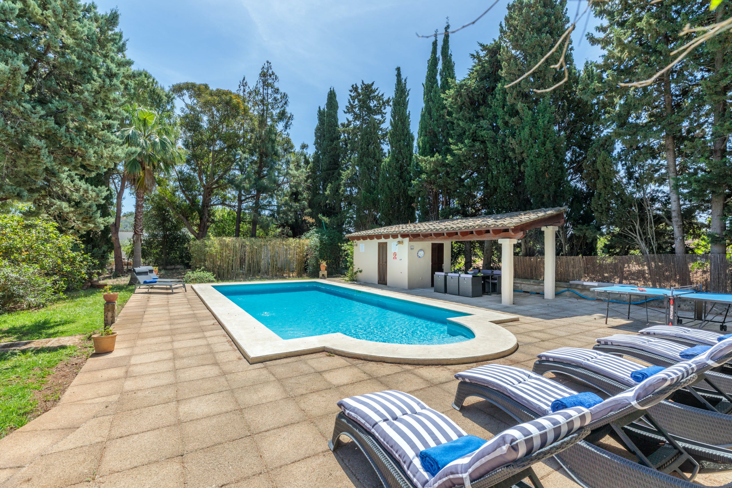 Casa Morro Pollença Pollença 12: Spacious 4-Bedroom Golf Villa Rental with Private Pool and Sea Views, Pollença