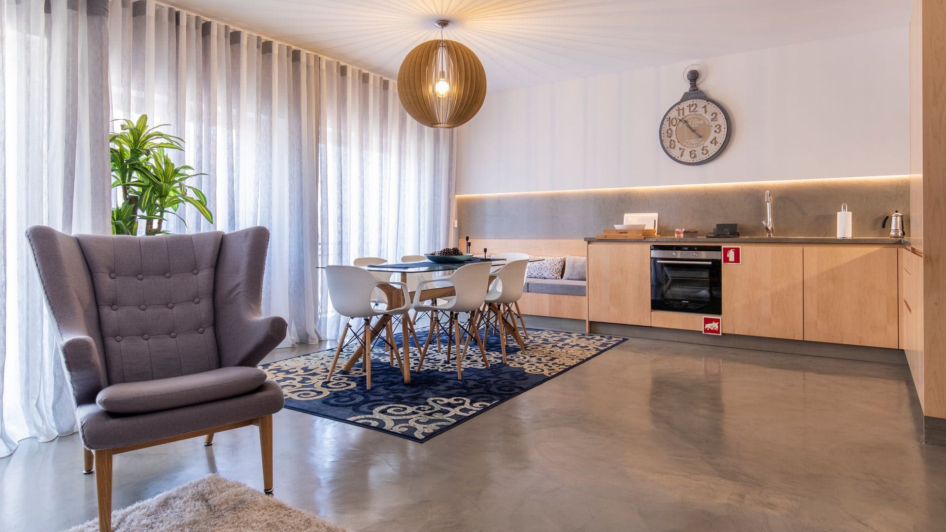 Casa Mouraria Elevada: Stylish 3-Bedroom Apartment with Seaview and Air-Con, Mouraria Lisbon