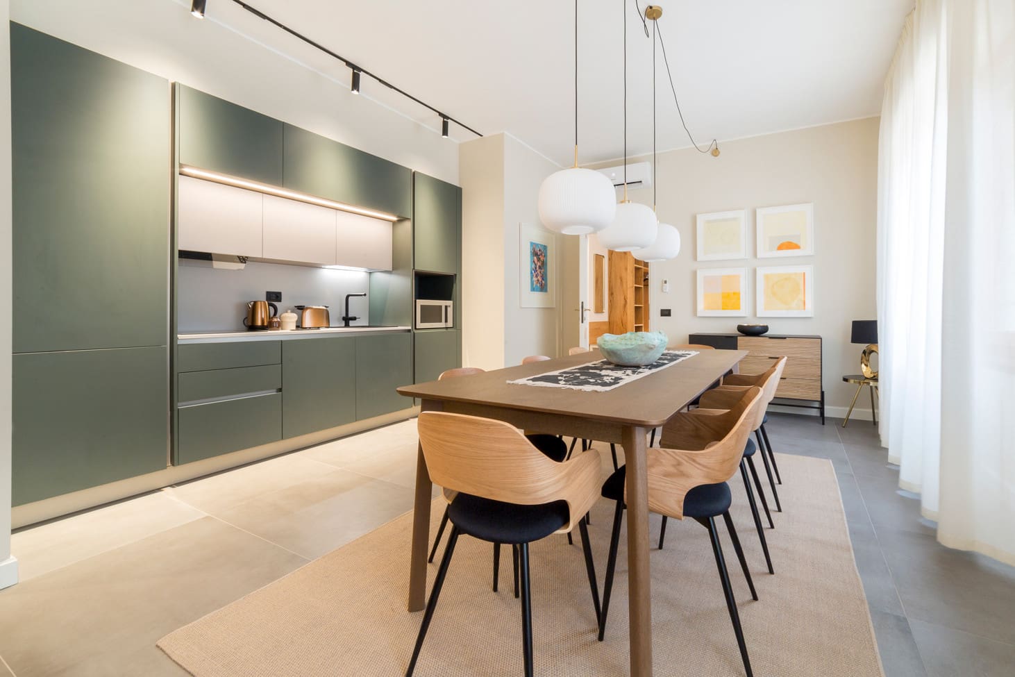 Casa Neroli Firenze: Elegant 2-Bedroom Apartment Rental with Air-Con in Ponte Vecchio, Florence
