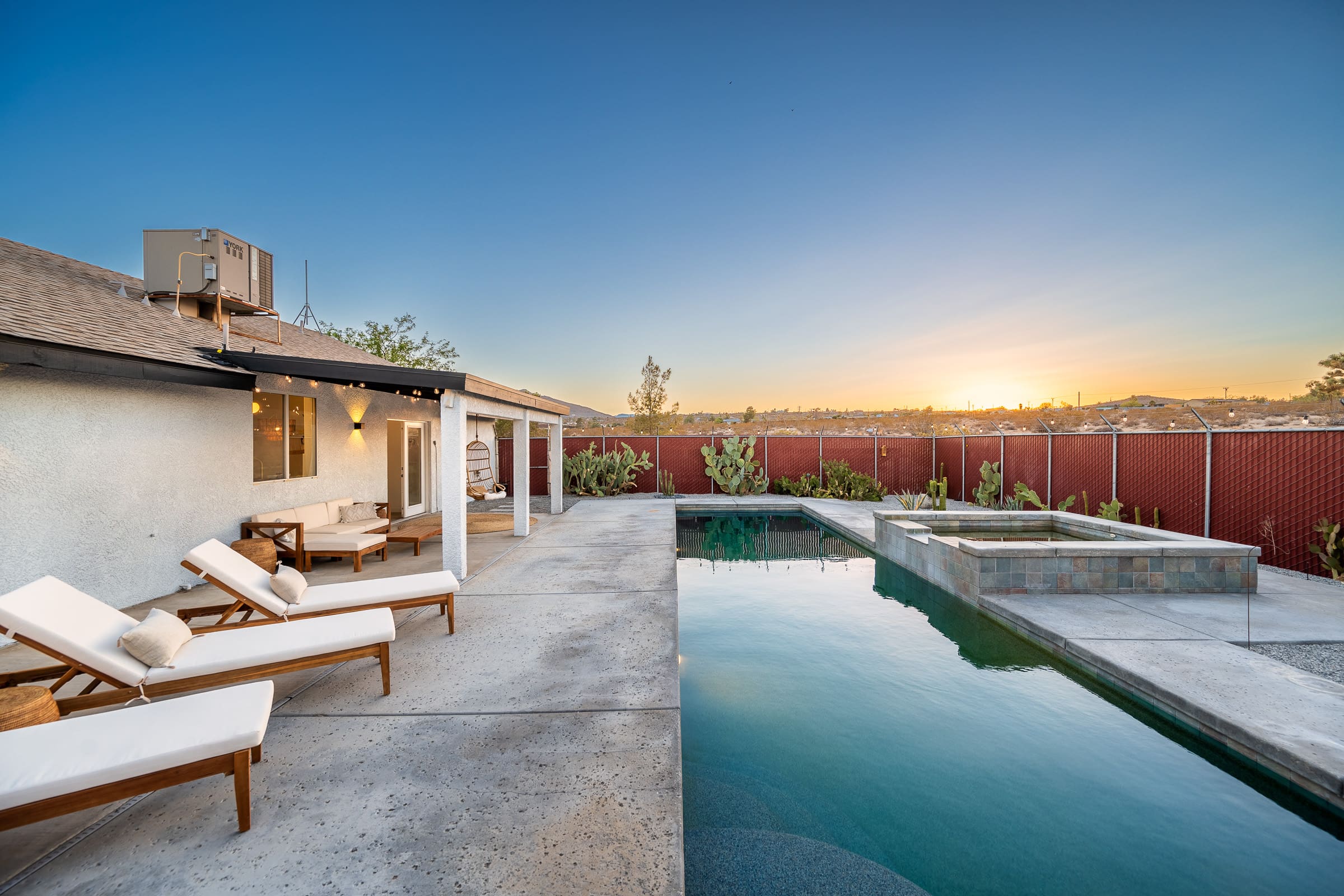 Villa Boreas Ryan Ranch Joshua Tree: Luxury 3-Bedroom Villa with Pool and Hot Tub, Joshua Tree
