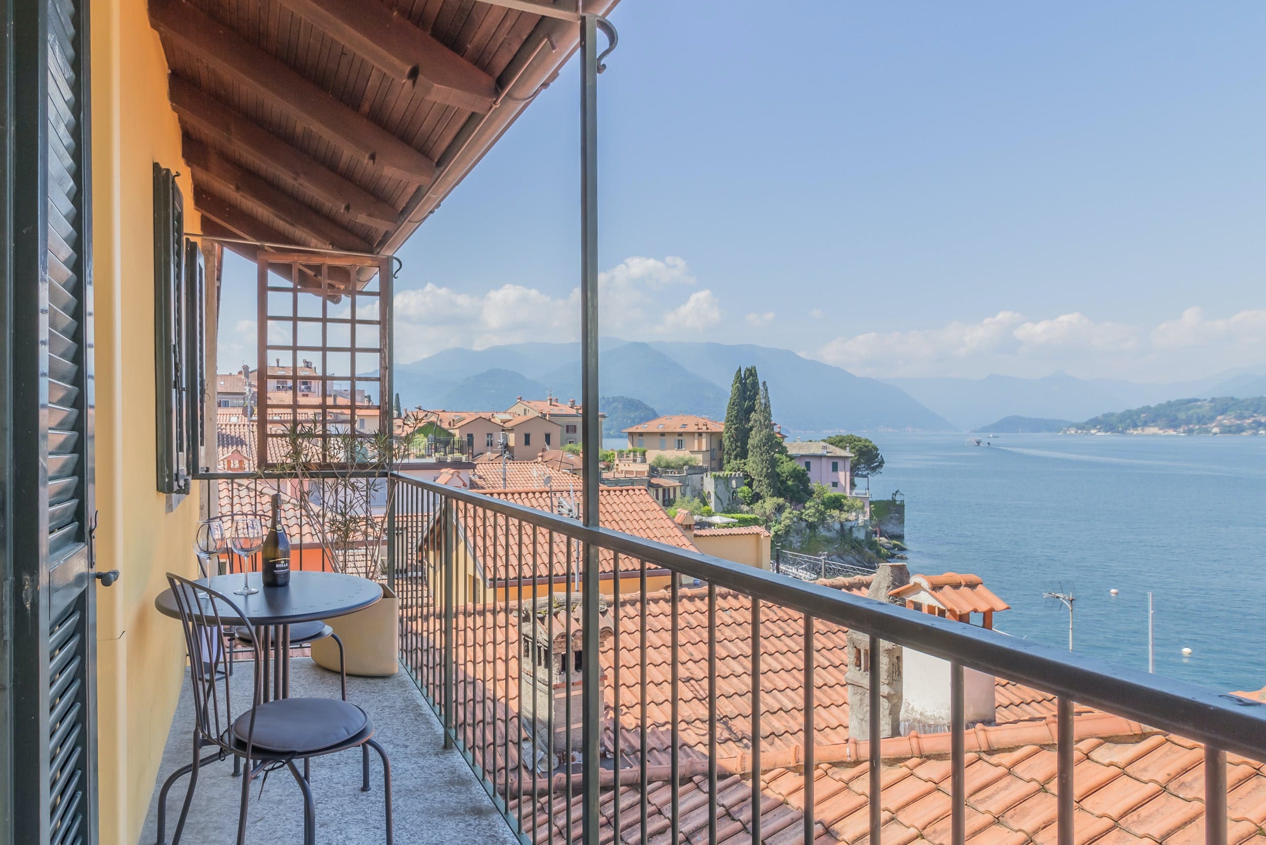 Casa Oliveto Varenna Varenna 2: Charming 1-Bedroom Apartment Rental with Lake Views, Varenna
