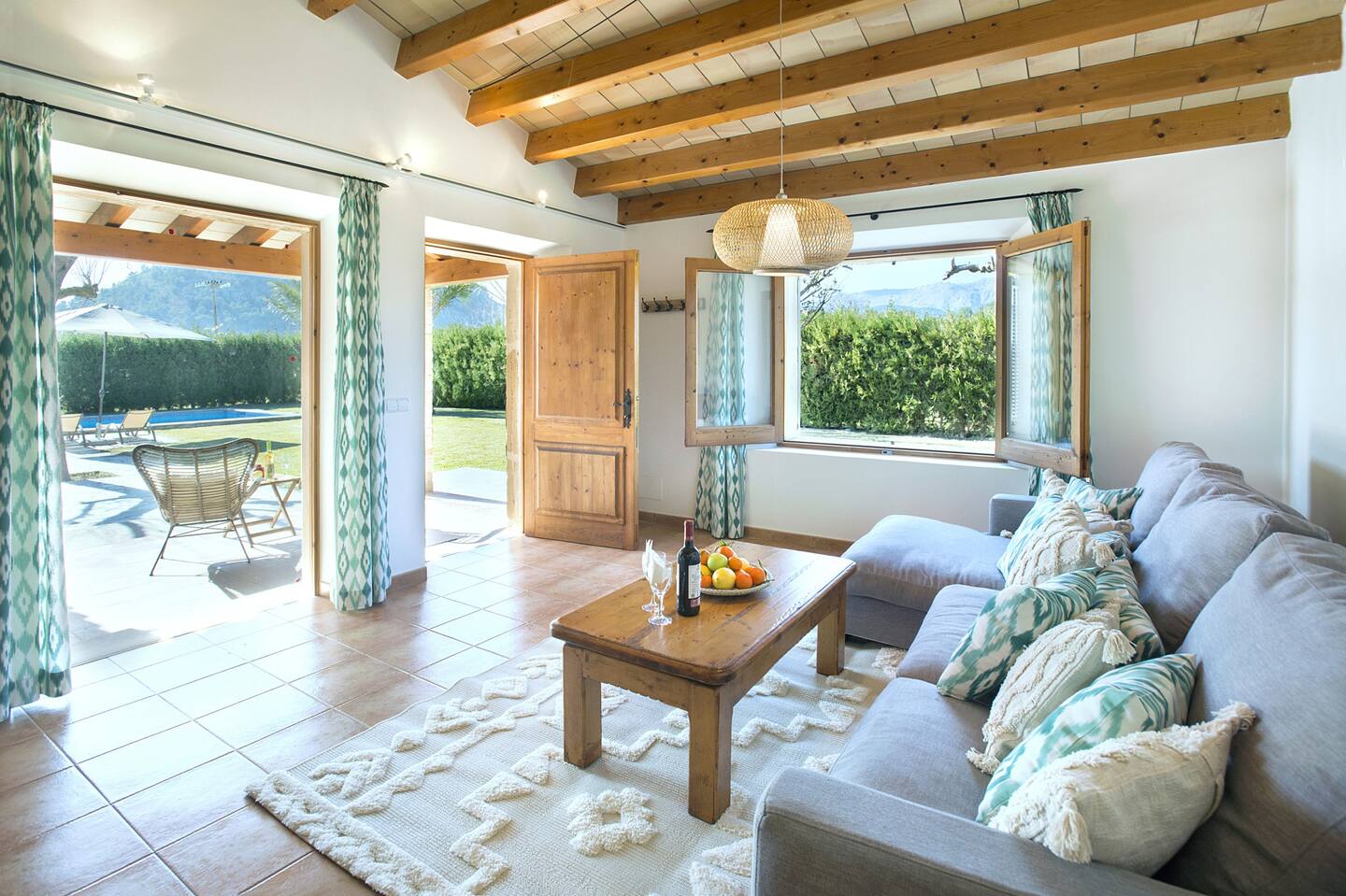 Villa Alborada Formentor Pollença: Charming 3-Bedroom Apartment with Pool and Sea Views, Pollença