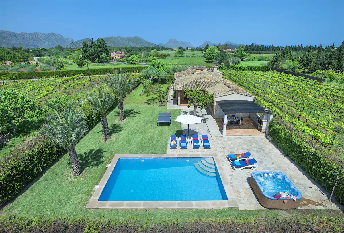 Villa Alborada Formentor Pollença: Charming 3-Bedroom Apartment with Pool and Sea Views, Pollença