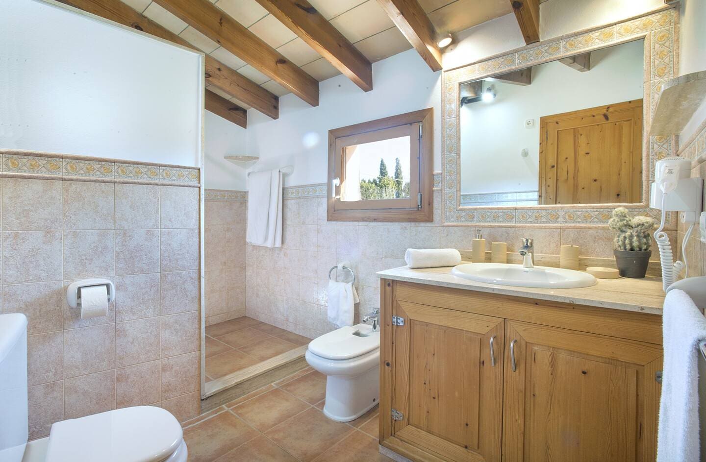 Villa Alborada Formentor Pollença: Charming 3-Bedroom Apartment with Pool and Sea Views, Pollença