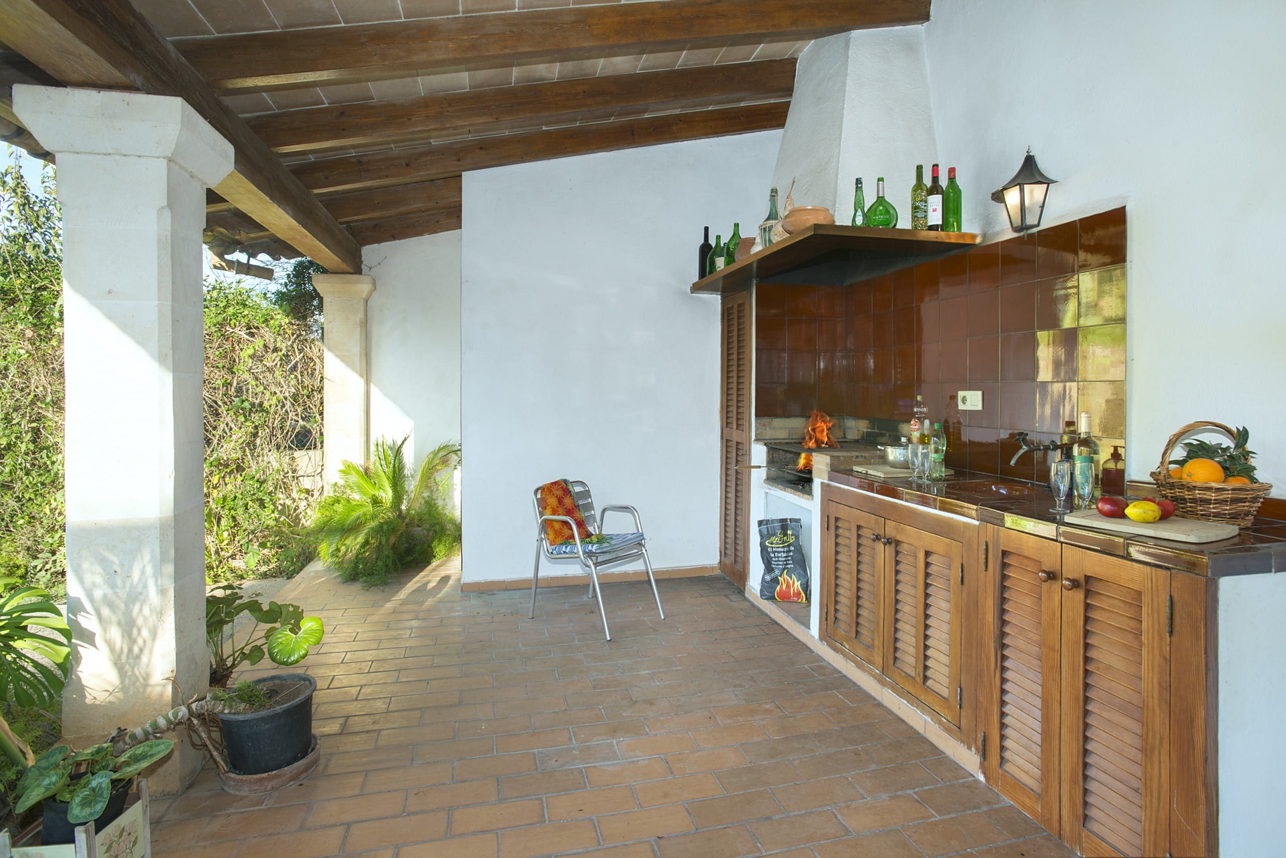 Casa Pi de Formentor Pollença: Charming 3-Bedroom Apartment with Pool and Countryside Views, Pollença