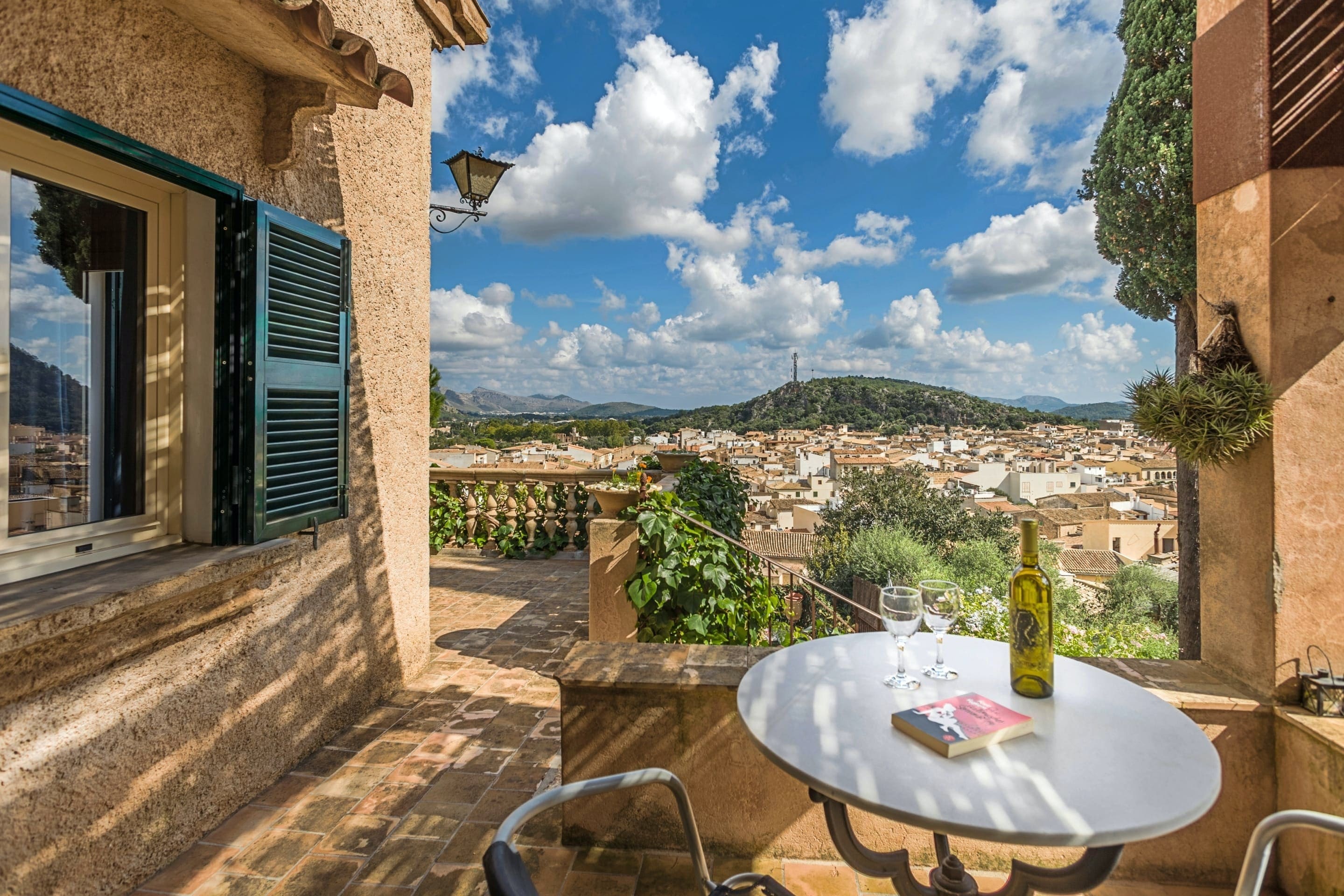 Casa Pi de la Marina Pollença: Charming 3-Bedroom Apartment with Private Pool and Sea Views, Pollença