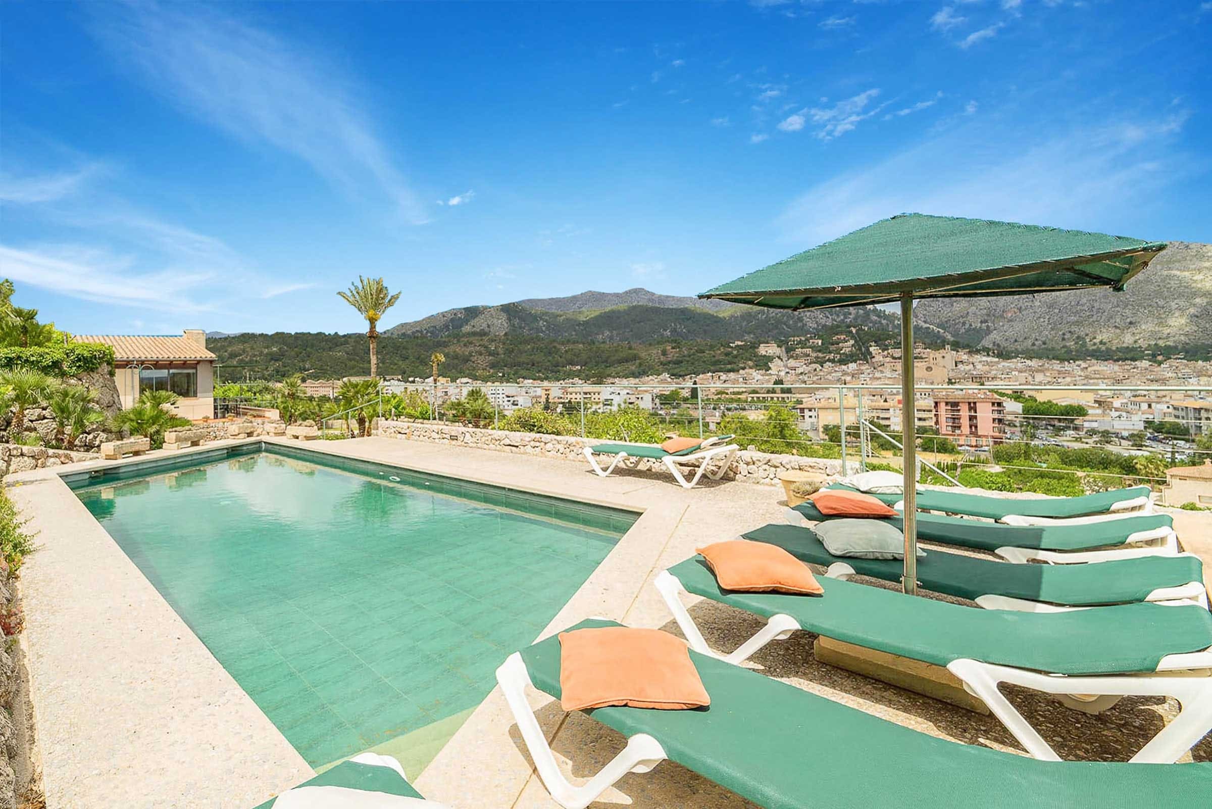 Casa Puig Maria Pollença: Spacious 4-Bedroom Apartment with Pool and Sea Views in Pollença