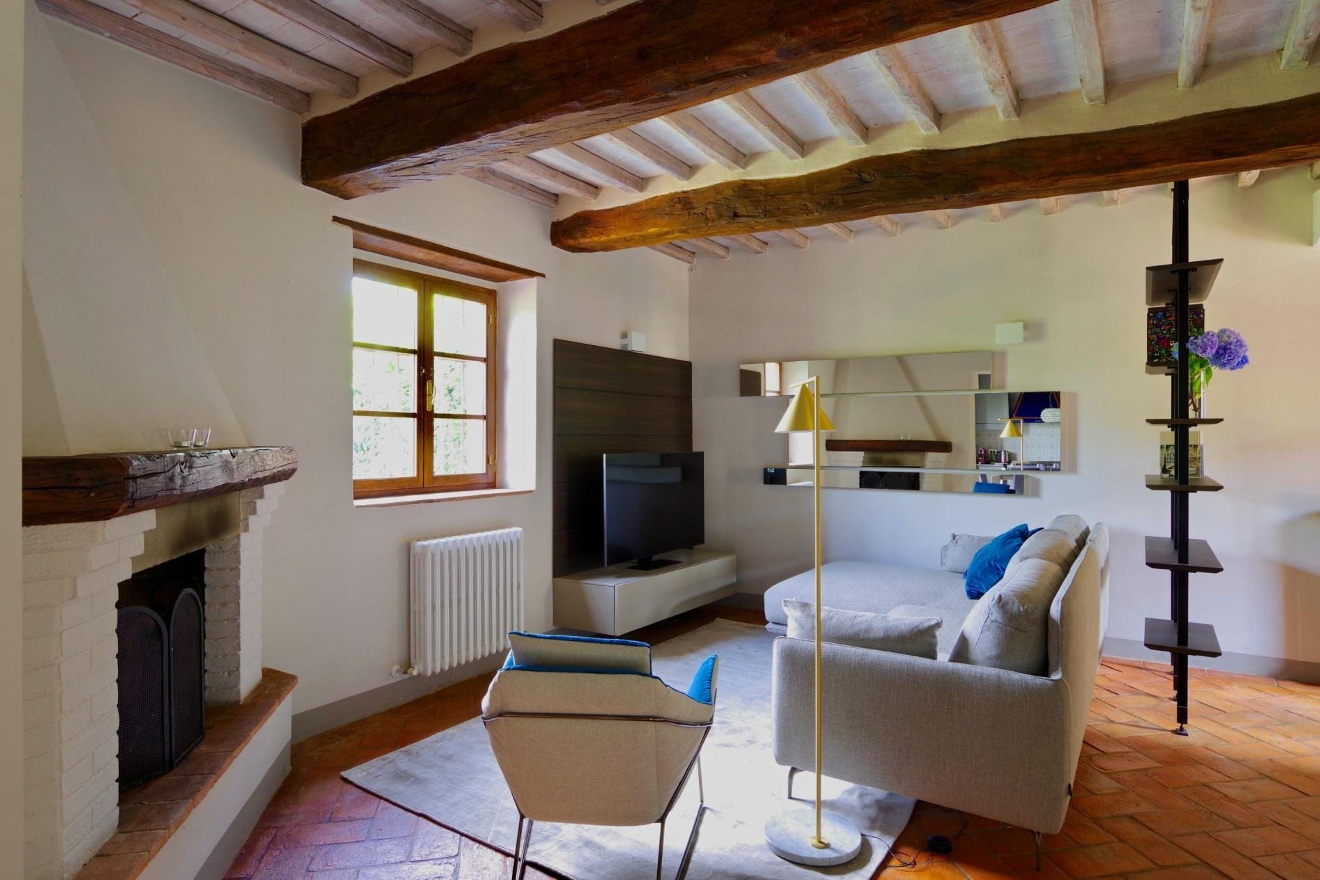 Casa Querce Siena: Elegant 3-Bedroom Apartment with Hot Tub and Pool in Siena Province