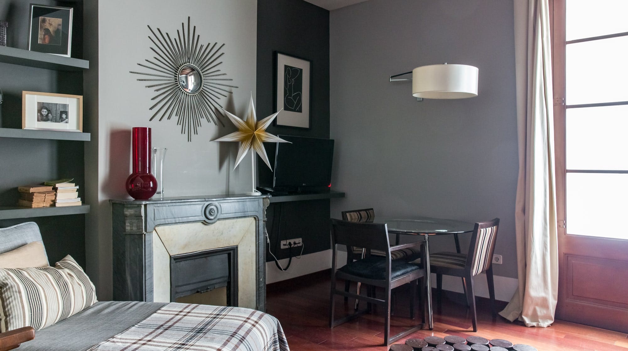 Casa Ravalenca Barcelona: Charming 2-Bedroom Apartment with Sea Views in El Raval, Barcelona