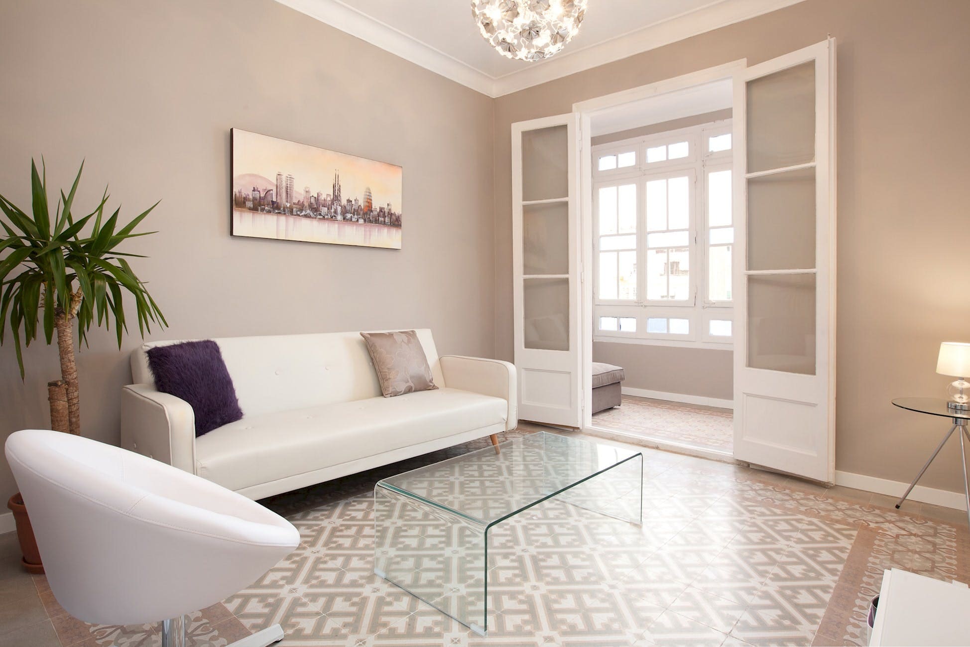 Casa Ravalera El Raval: Spacious 3-Bedroom Apartment Rental with Sea Views in El Raval, Barcelona