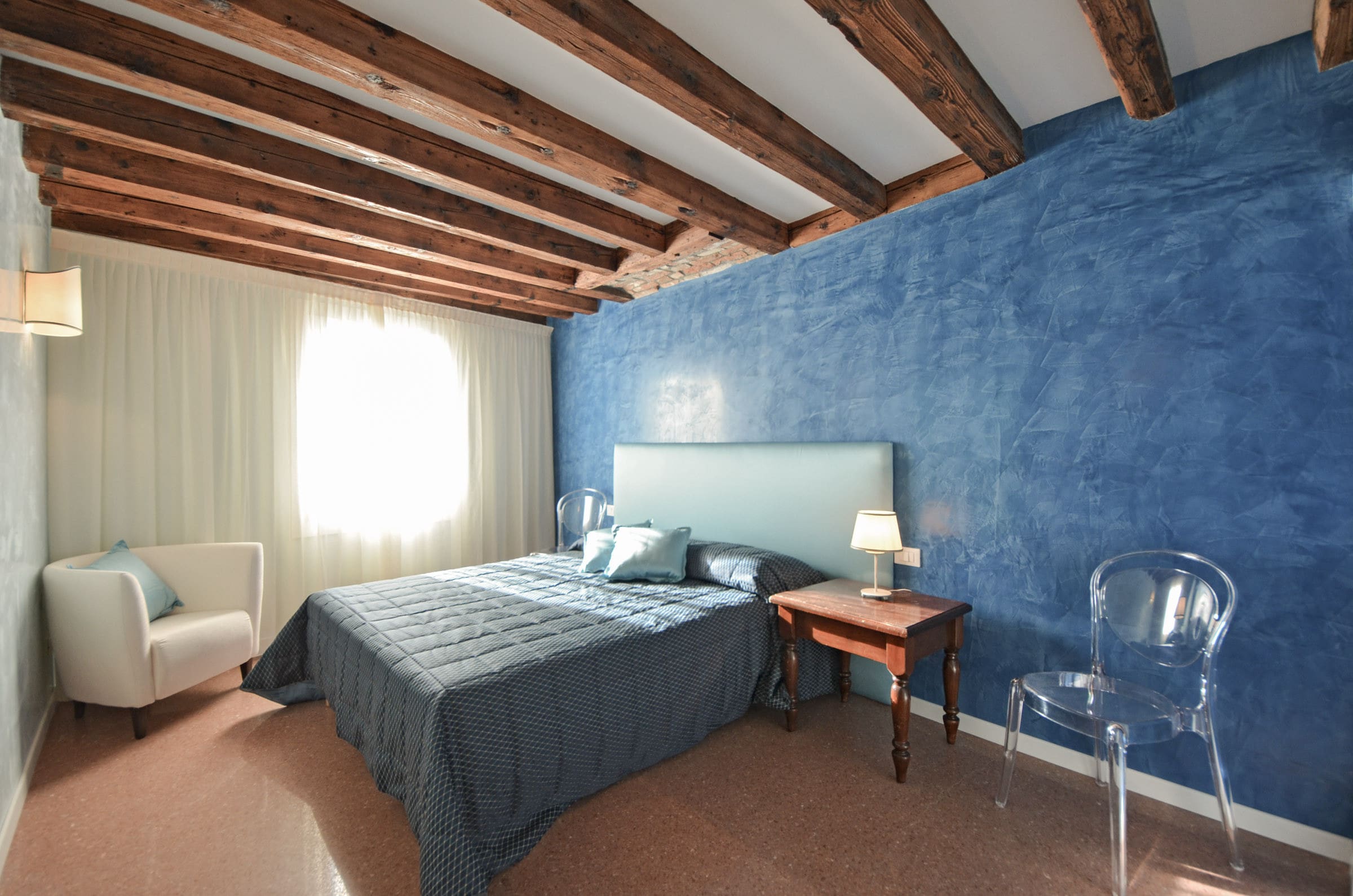 Casa Redentore Dorsoduro: Elegant 4-Bedroom Apartment Rental with Air-Con and Canal Views, Venice Dorsoduro