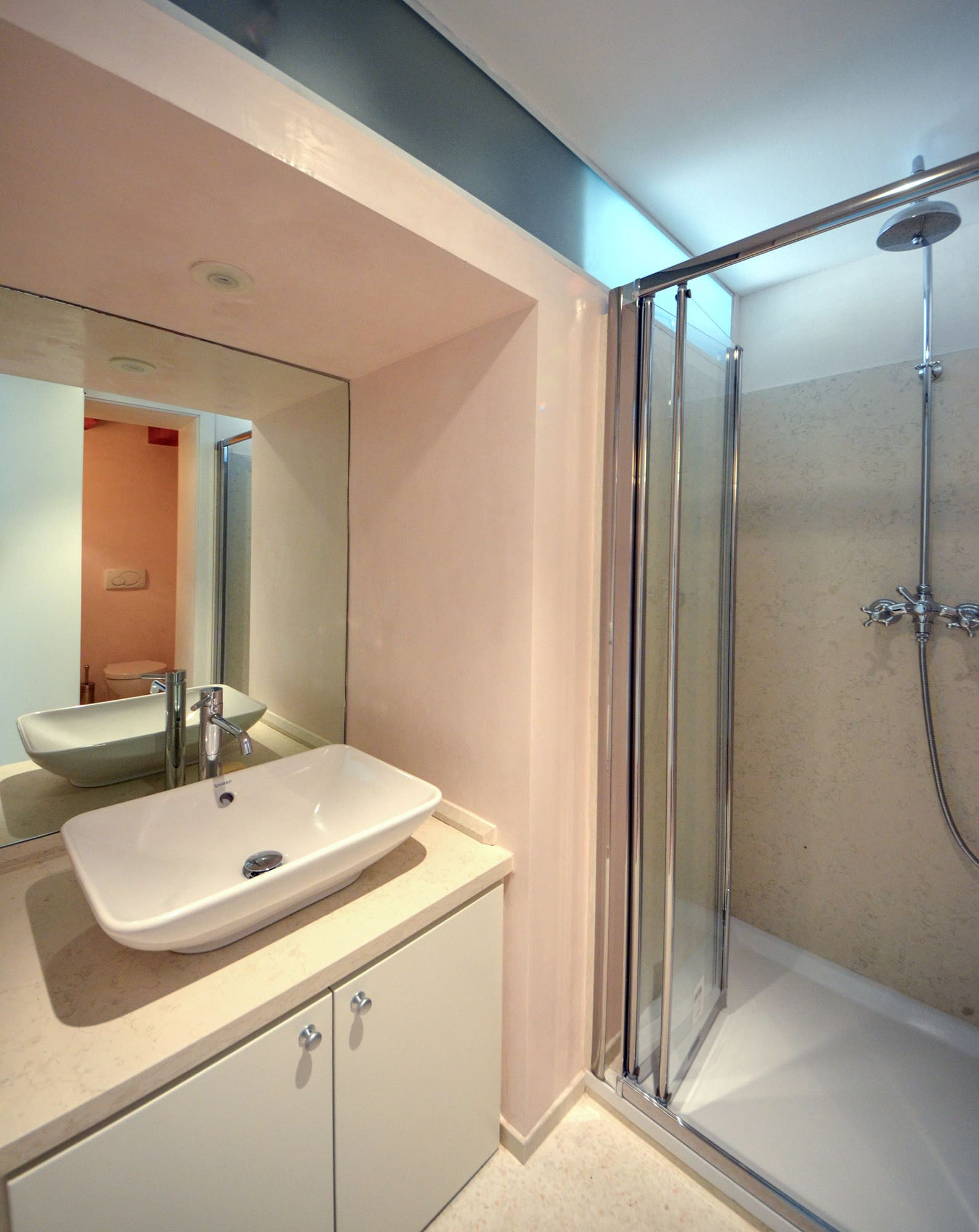 Casa Redentore Dorsoduro: Elegant 4-Bedroom Apartment Rental with Air-Con and Canal Views, Venice Dorsoduro