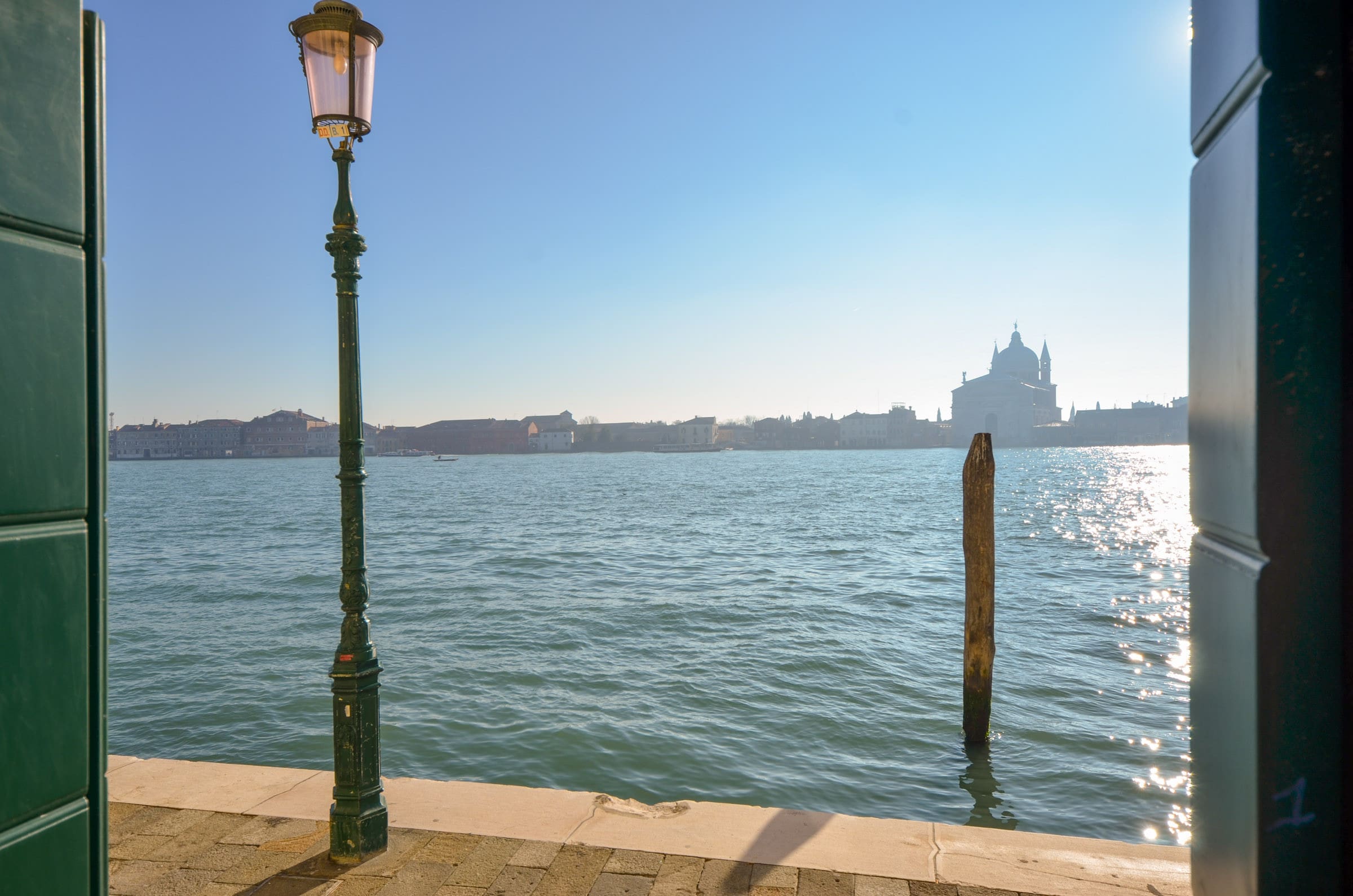 Casa Redentore Dorsoduro: Elegant 4-Bedroom Apartment Rental with Air-Con and Canal Views, Venice Dorsoduro