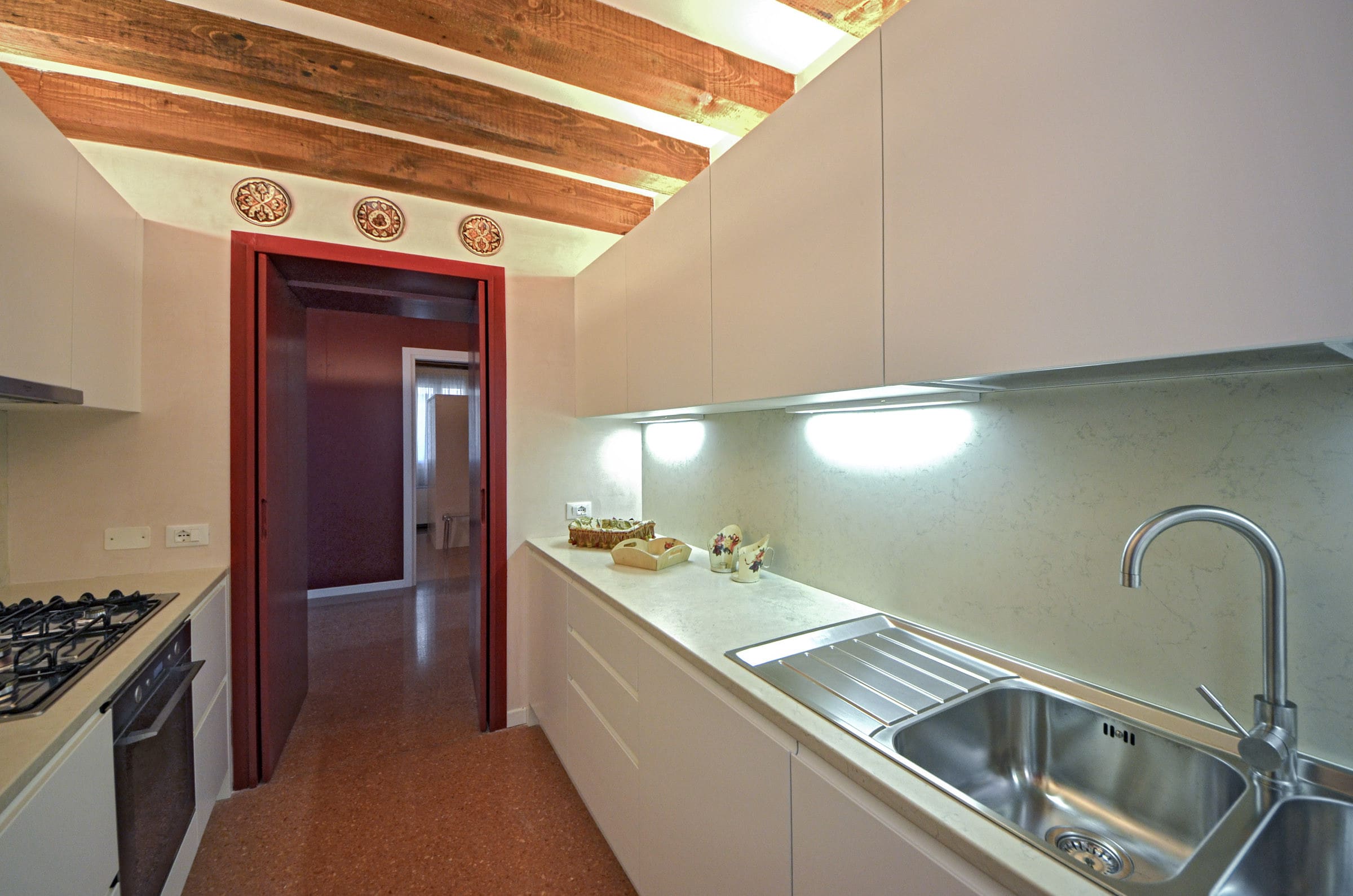 Casa Redentore Dorsoduro: Elegant 4-Bedroom Apartment Rental with Air-Con and Canal Views, Venice Dorsoduro