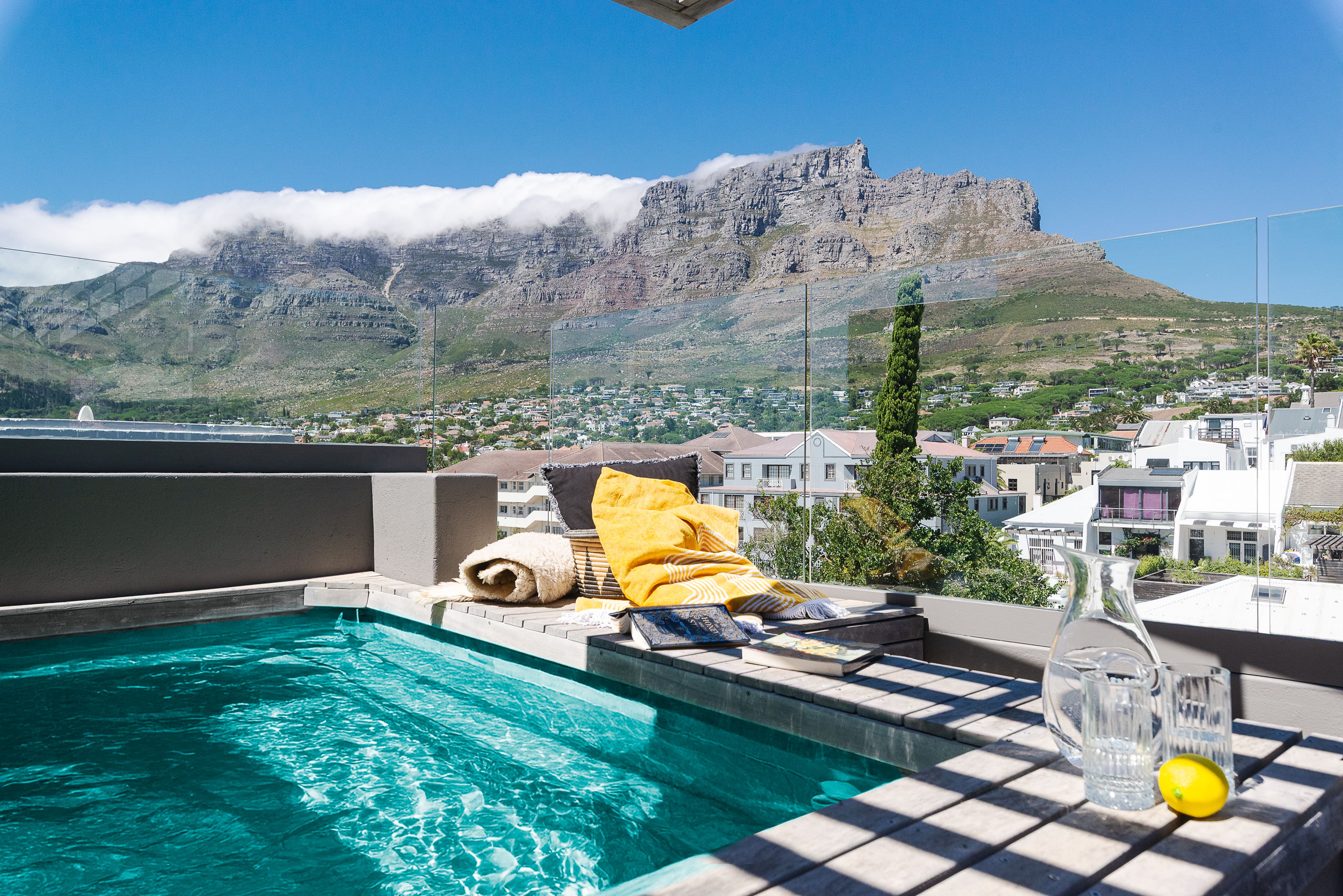 Casa Rokeby Cape Town: Stylish 3-Bedroom Apartment with Pool and BBQ, Cape Town