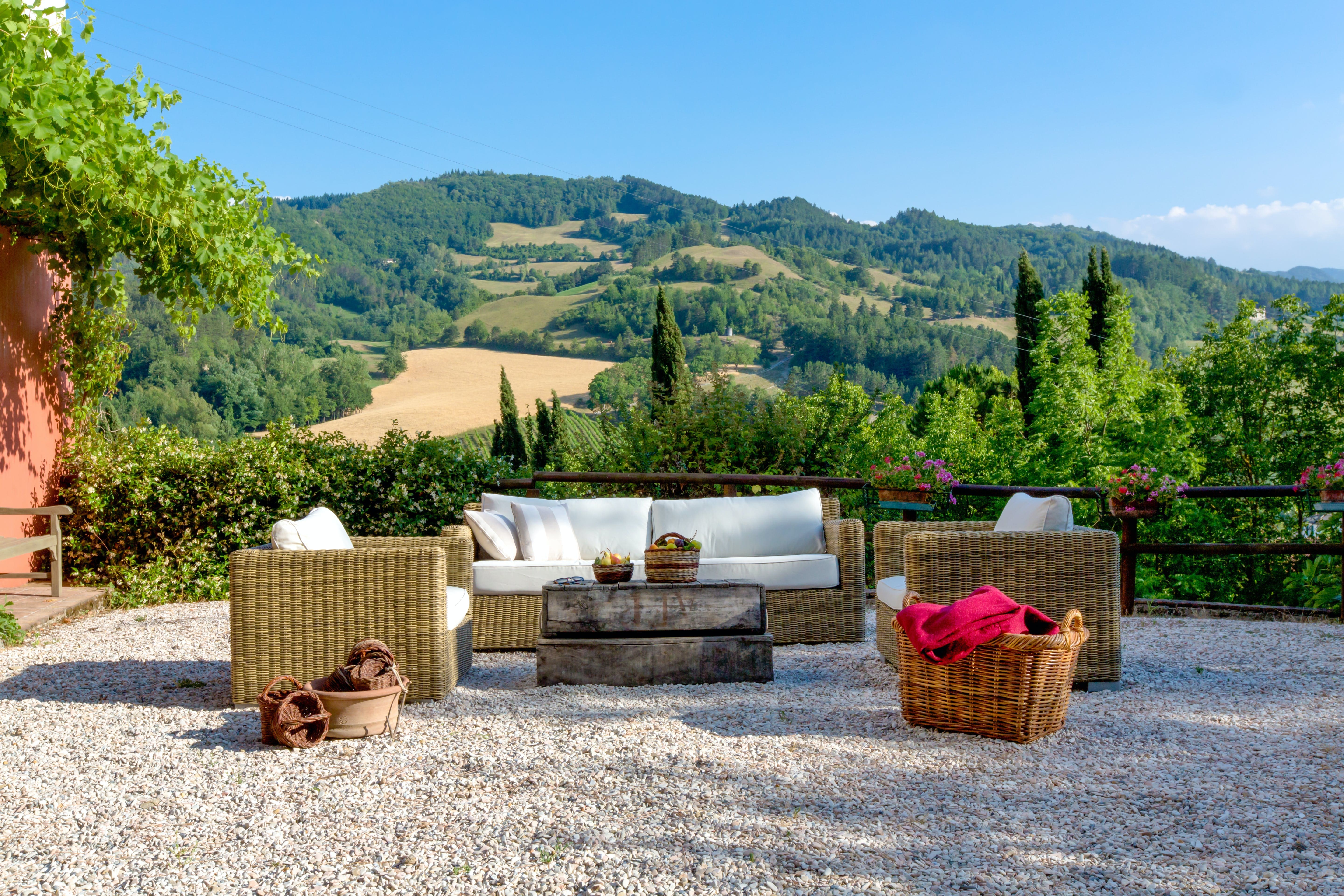 Villa Levante Bellosguardo Florence East: Spacious 3-Bedroom Apartment with Private Pool in Forlì-Cesena