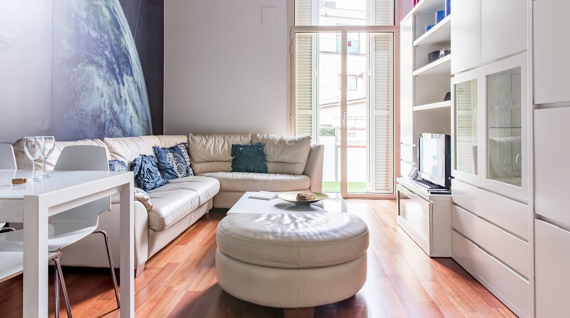 Casa Rossell Eixample: Stylish 3-Bedroom Apartment with Sea Views and Air Conditioning, Eixample Barcelona