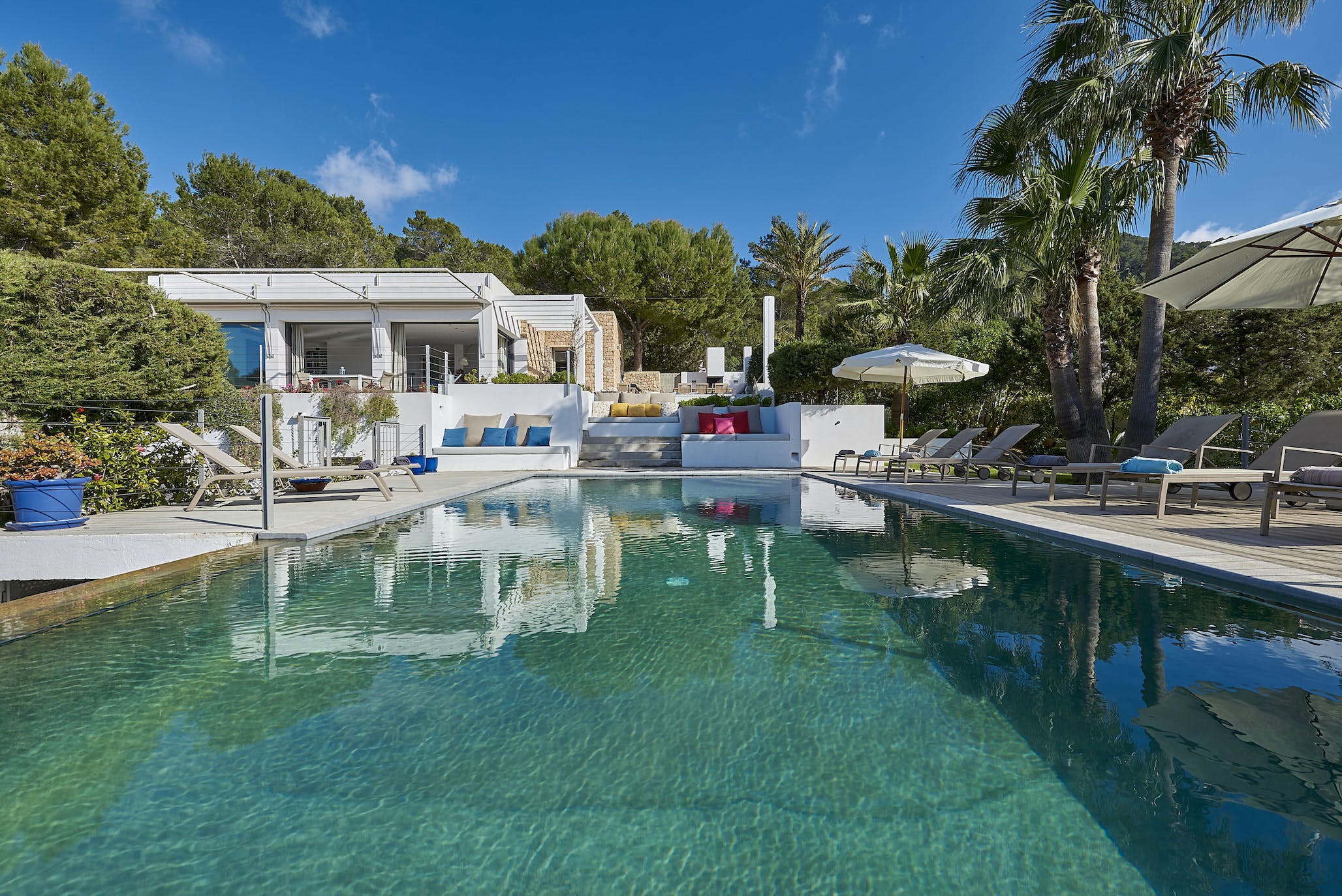 Villa Mestral Cala Carbó San José: 6-Bedroom Luxury Villa with Infinity Pool and Sea Views, San José