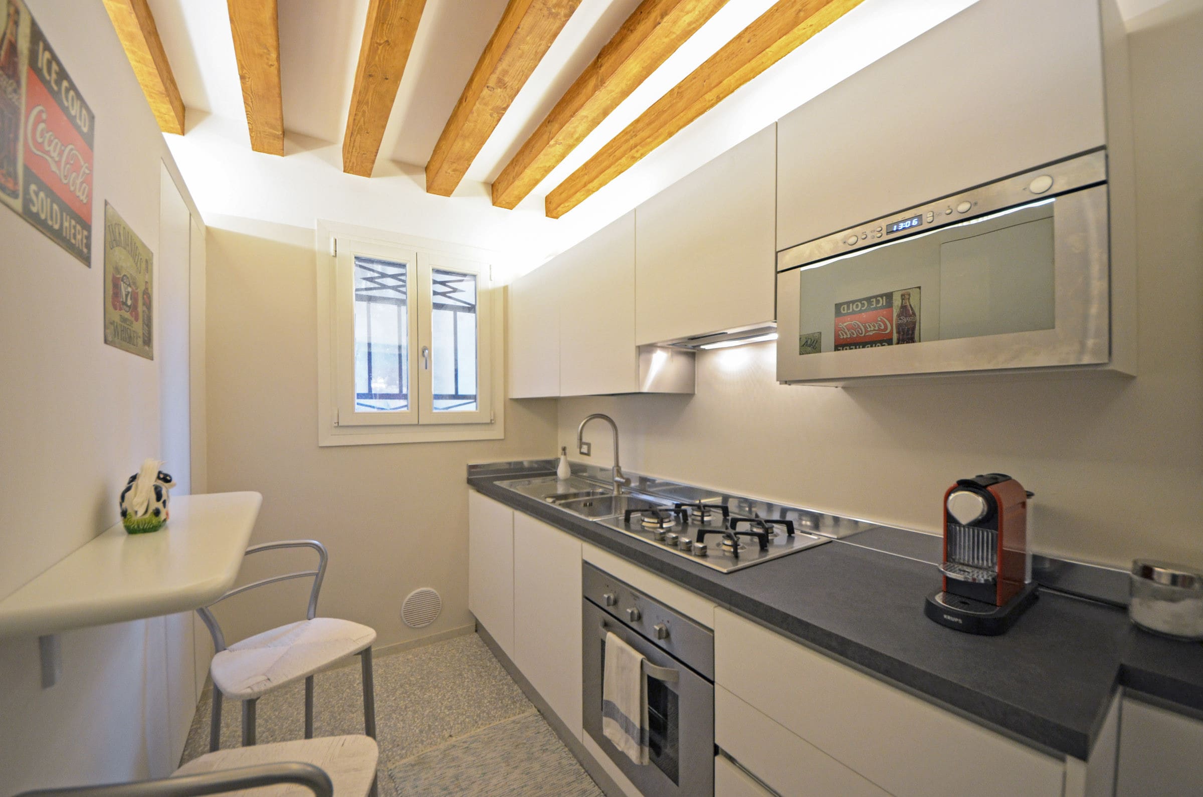 Casa Saloni Dorsoduro: Charming 2-Bedroom Apartment Rental with Garden Access in Dorsoduro, Venice