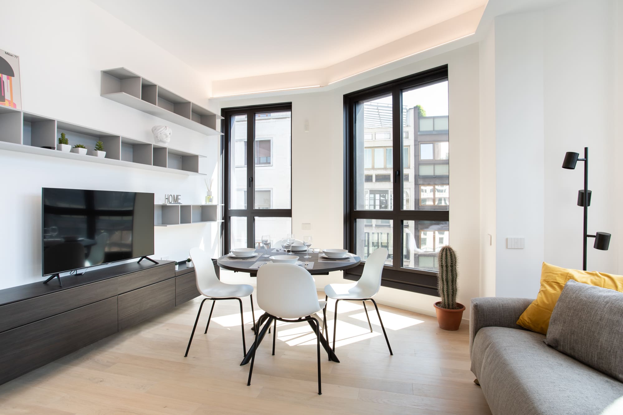 Casa Sanbabilo Milano: Stylish 2-Bedroom Apartment Rental with Rooftop Terrace, San Babila Milan
