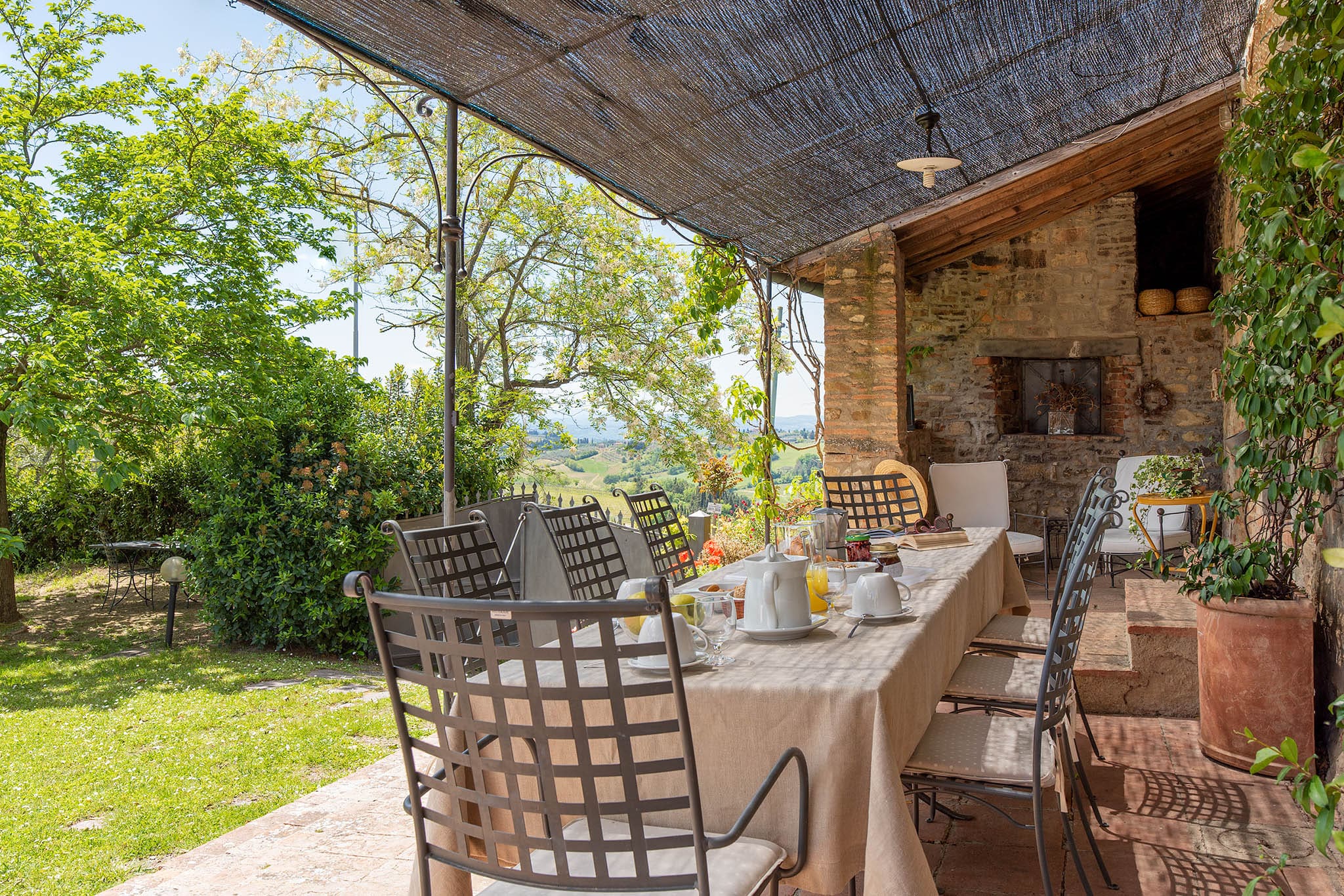 Casa Sangiovese Tignano: Spacious 5-Bedroom Apartment with Pool in Chianti, Tuscany