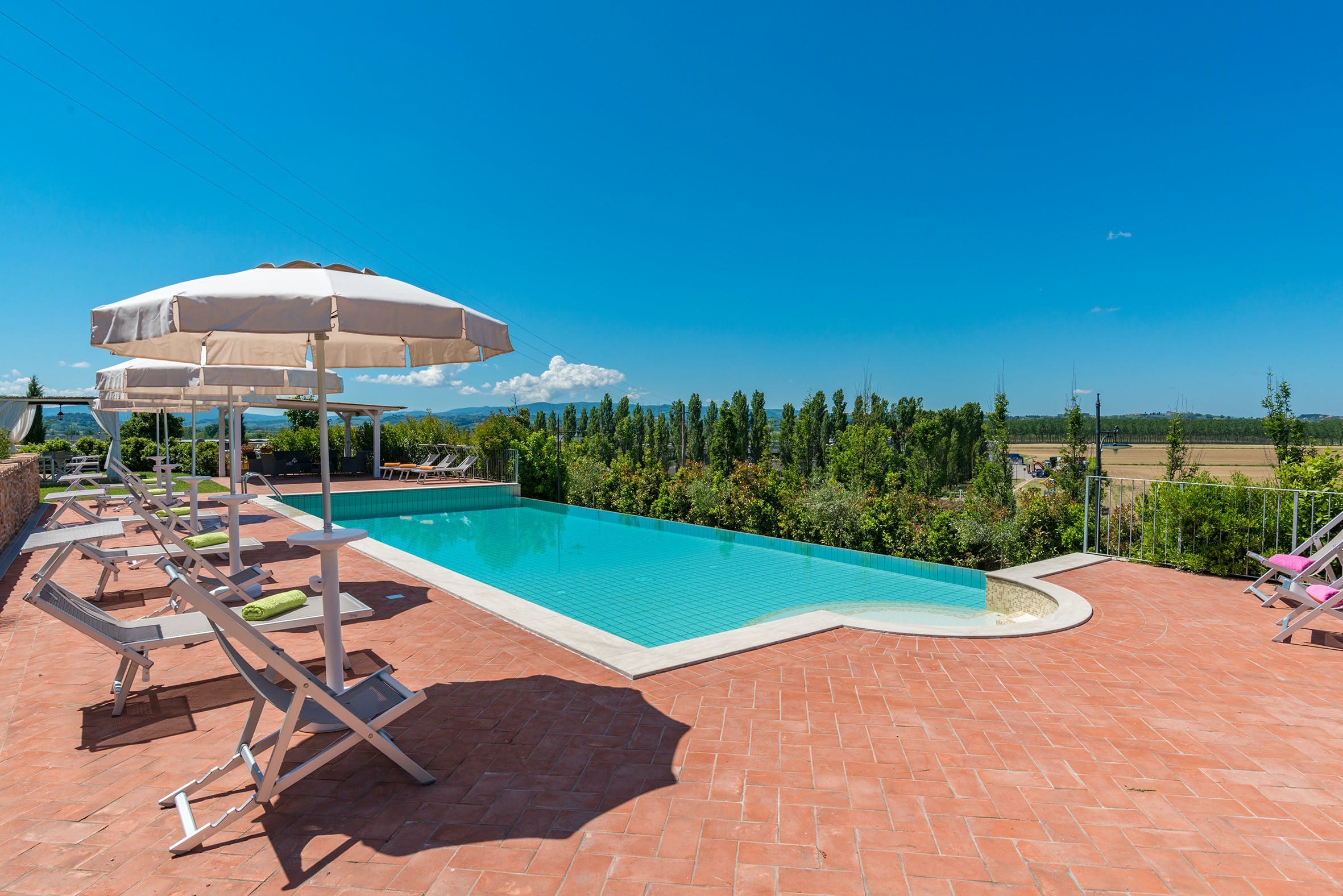 Casa Sanminiato Colline: Charming 2-Bedroom Apartment with Hot Tub and Pool, San Miniato Tuscany