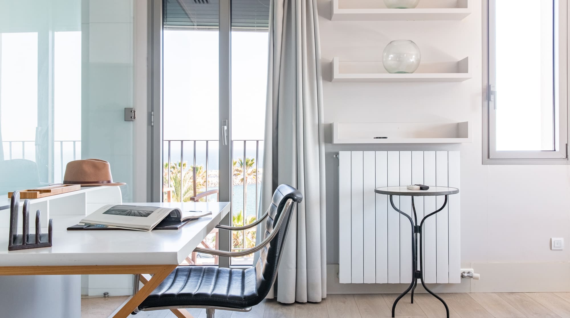 Casa Sant Sebastià Barceloneta: Stylish 1-Bedroom Penthouse with Hot Tub and Sea Views, La Barceloneta