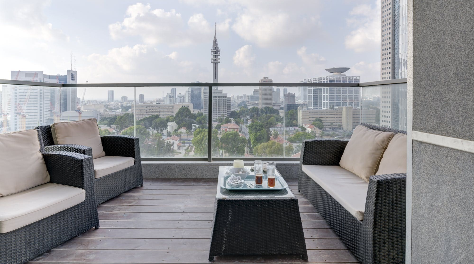 Casa Sarona Levant: 2-Bedroom Apartment Rental with Seaview and Sauna, Sarona Tel Aviv