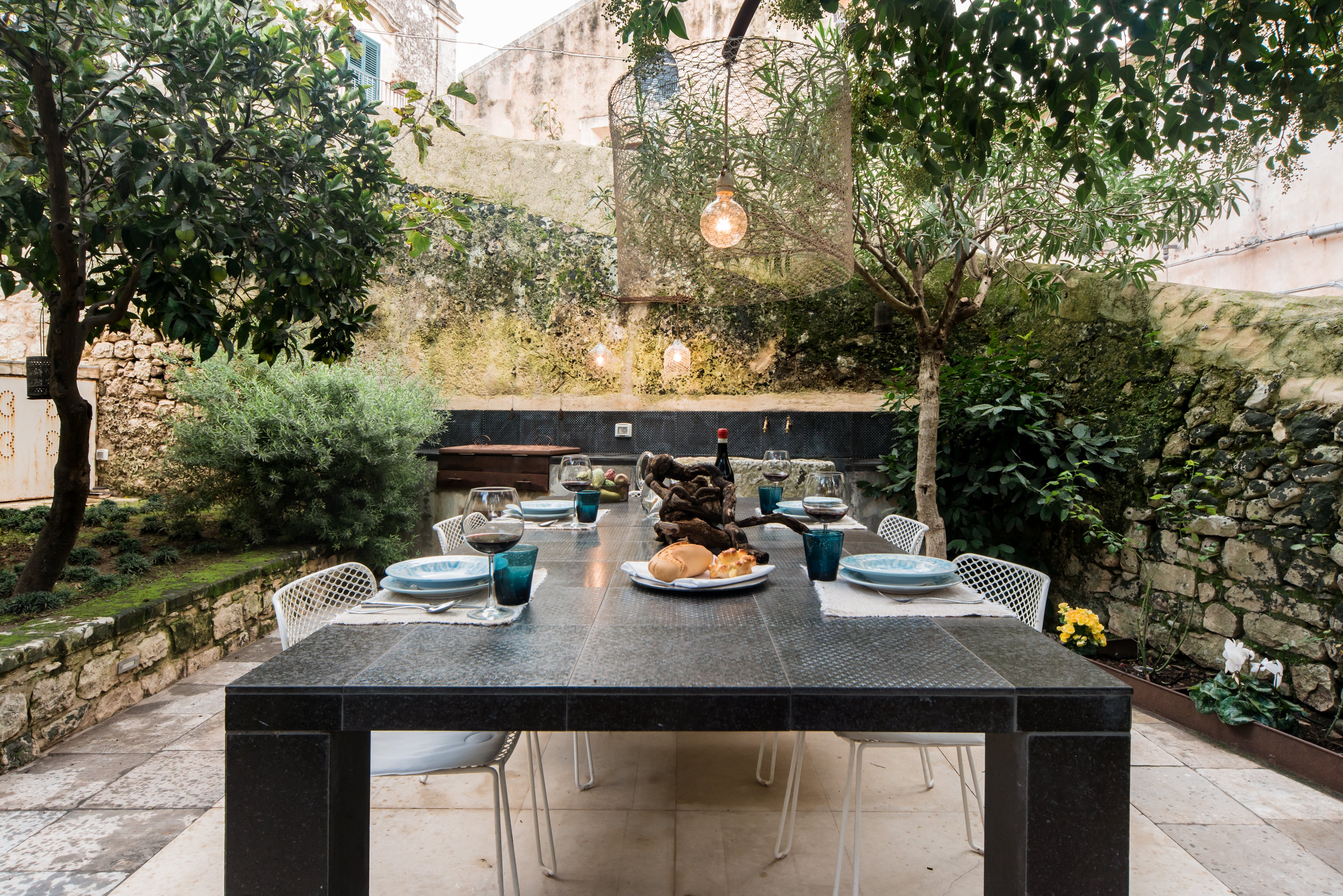 Casa Scicli Ragusa: Luxury 3-Bedroom Villa with Hot Tub and Sea Views, Ragusa Sicily