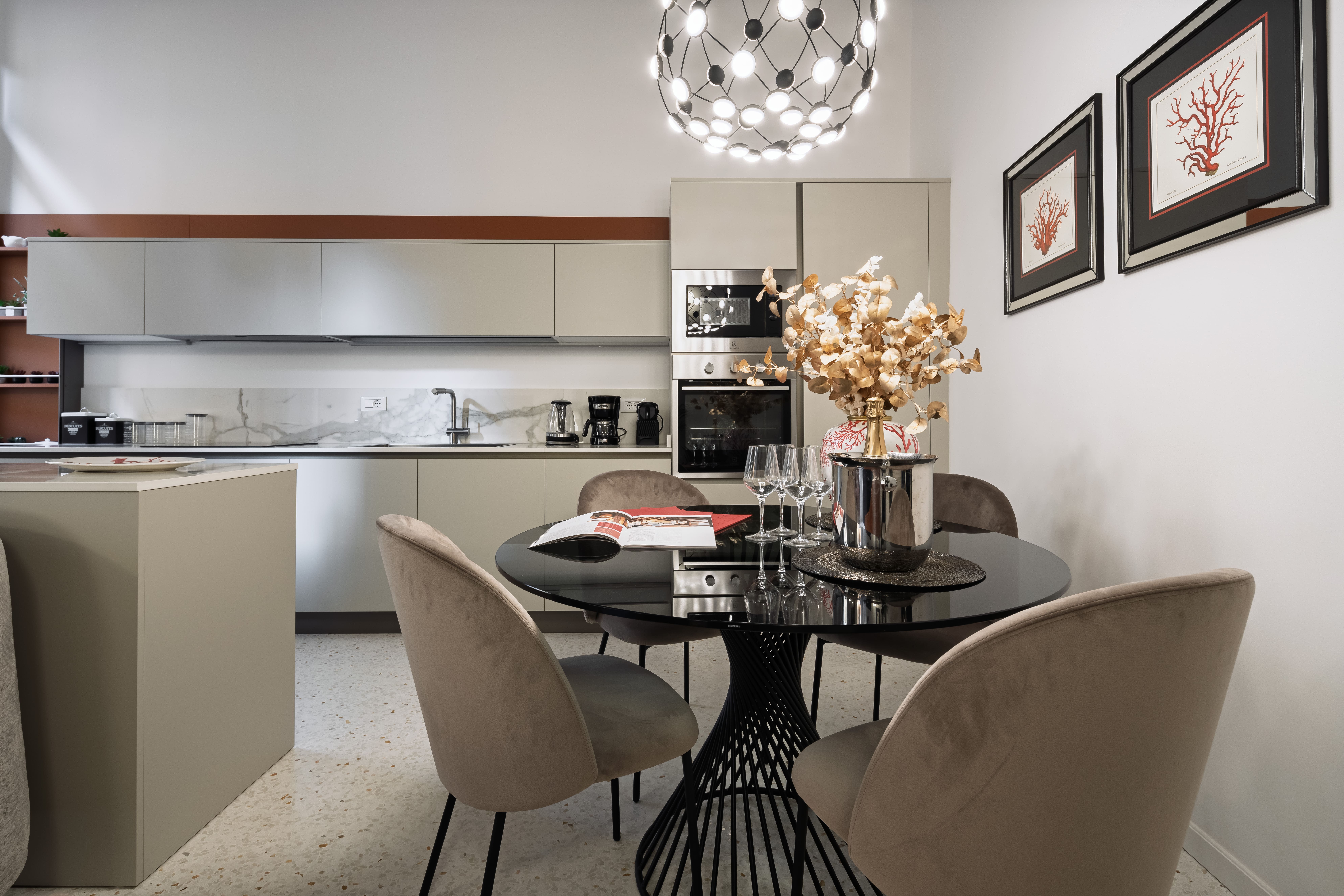 Casa Servi Cannaregio: Luxury 2-Bedroom Apartment with Air-Con and Water Access, Cannaregio