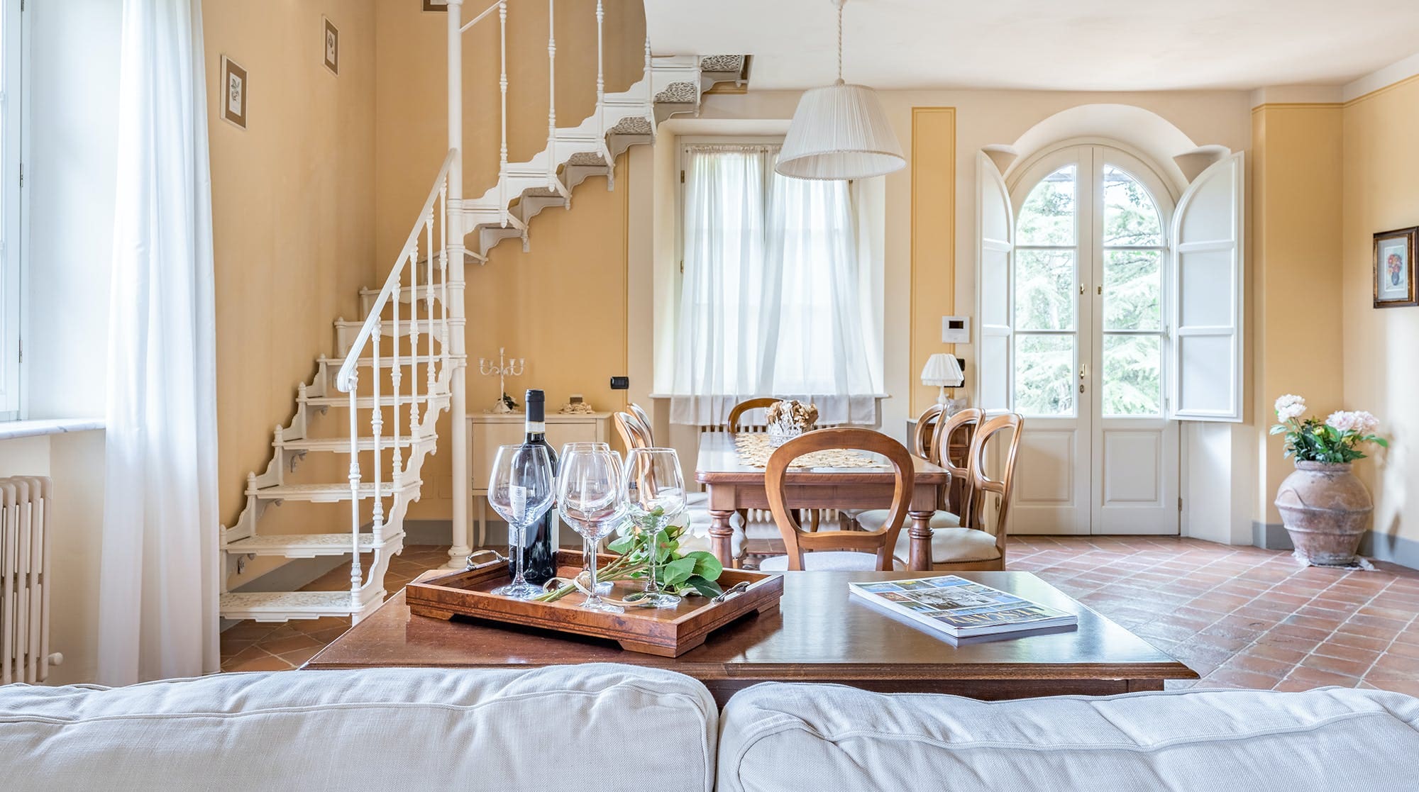 Casa Sillano Lucca: Charming 3-Bedroom Apartment with Hot Tub and Pool in Lucca Tuscany