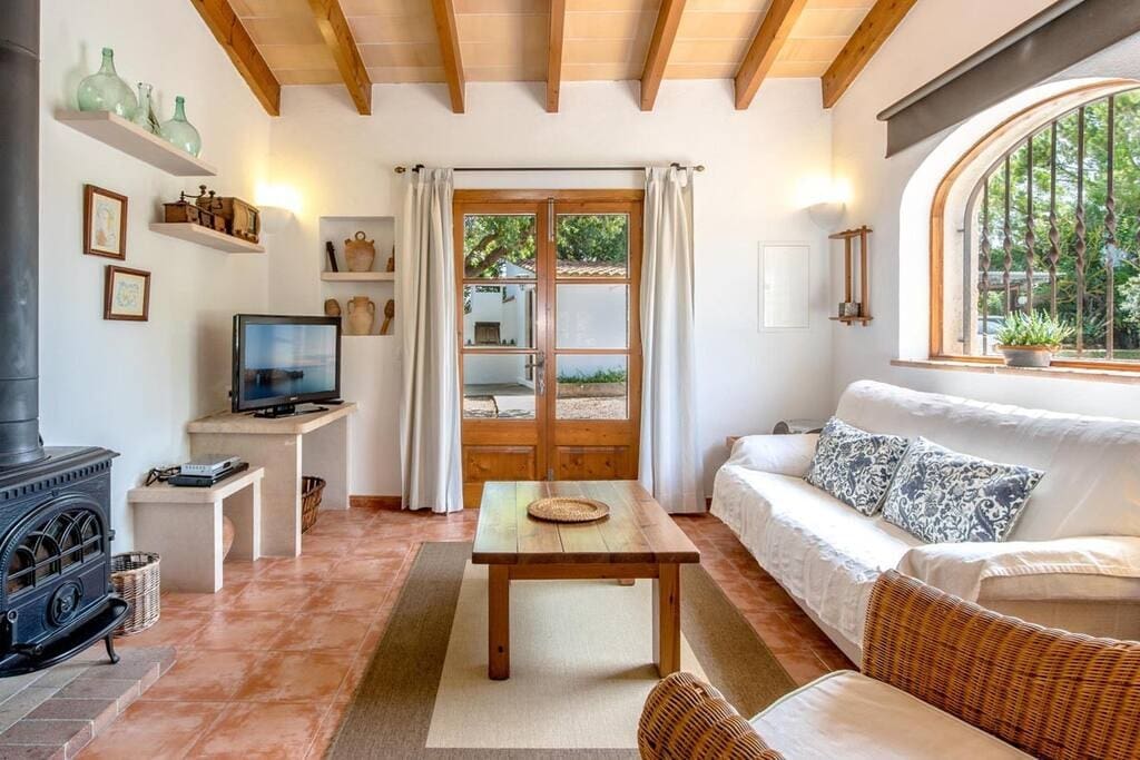 Casa Solleric Alcudia: Charming 3-Bedroom Apartment with Private Pool in Alcudia, Mallorca