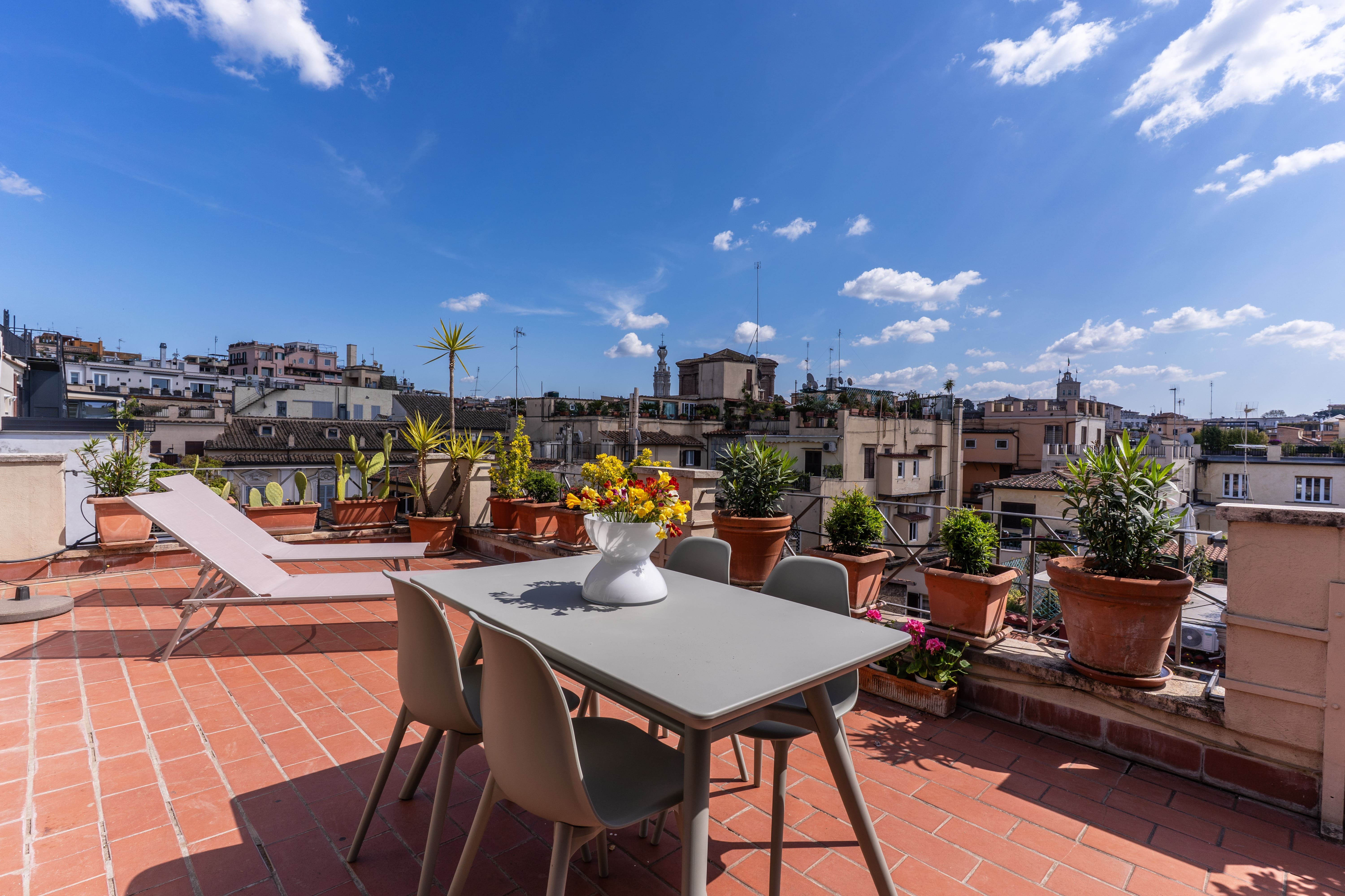 Casa Spagna Tridente: Stylish 1-Bedroom Apartment Rental with Air-Con in Rome Spagna