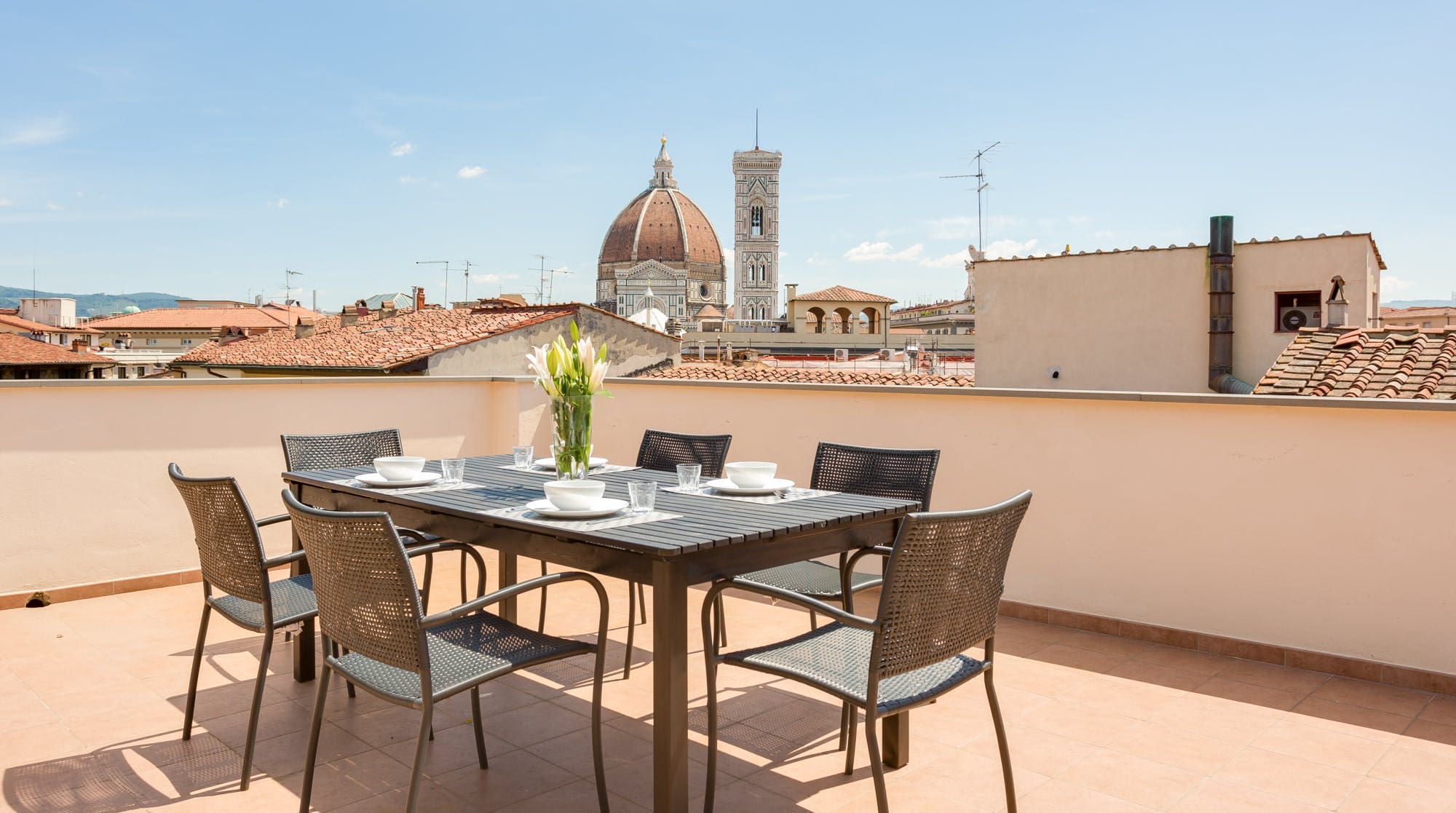 Villa Ceruleo Poggio Santa Maria Novella: Chic 2-Bedroom Apartment with Rooftop Terrace in Santa Maria Novella