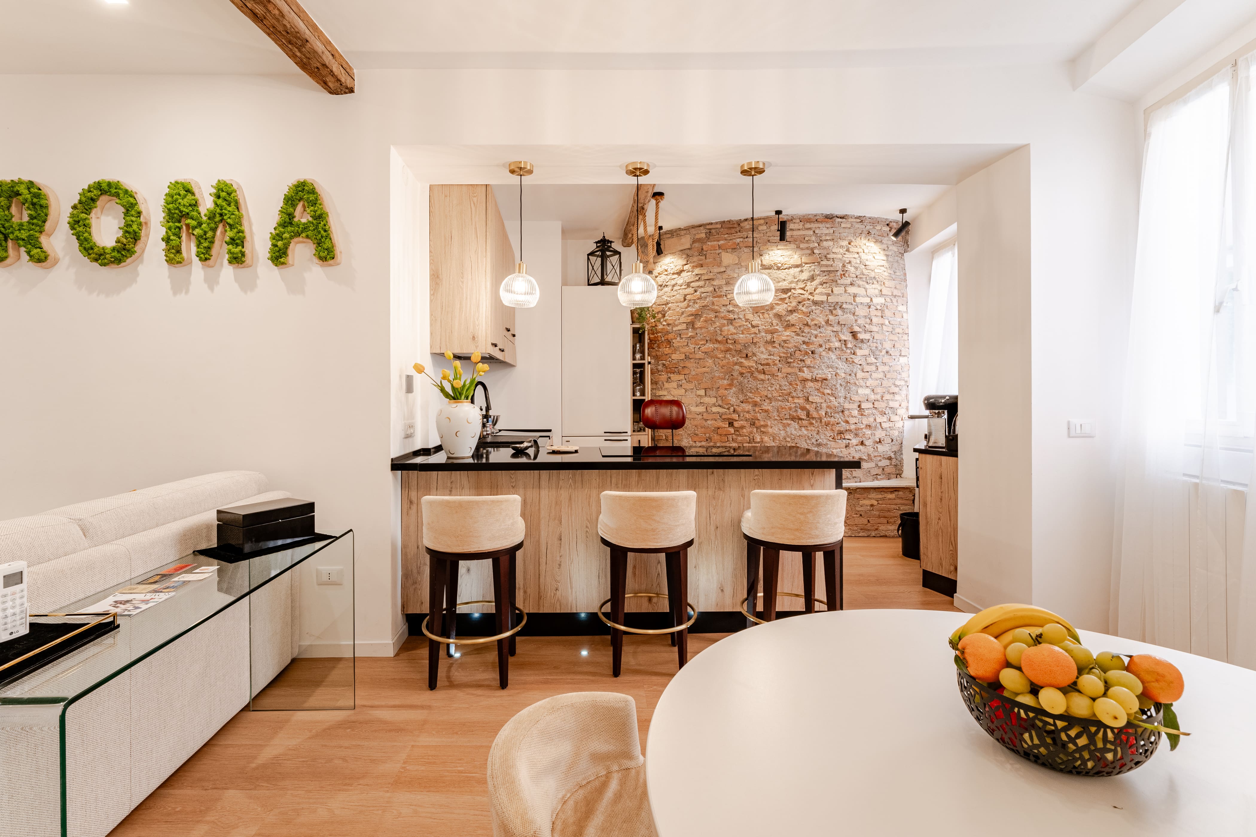 Casa Suburra Monti Monti 4: Modern 2-Bedroom Apartment Rental with Air-Con in Monti Rome