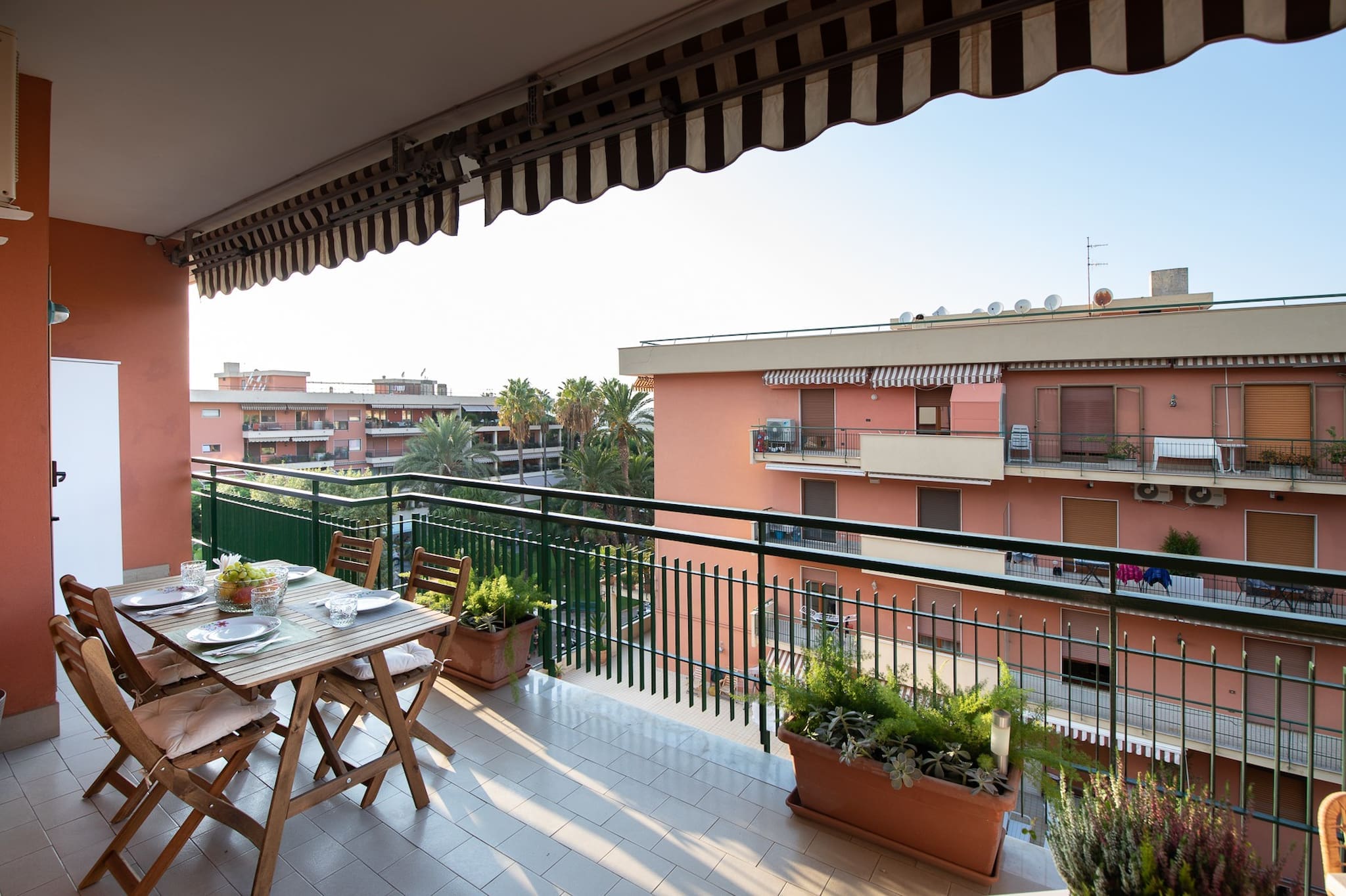 Villa Alba Recommone Sorrento: Charming 2-Bedroom Apartment with Sea Views and Air-Con, Sorrento