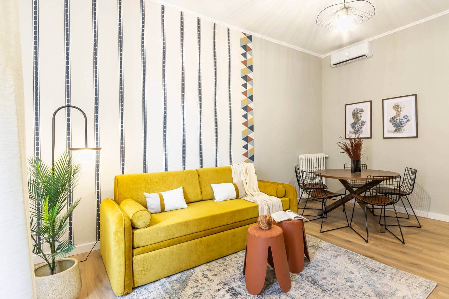 Casa Tevere Prati: Charming 3-Bedroom Apartment Rental with Air Conditioning in Prati Rome