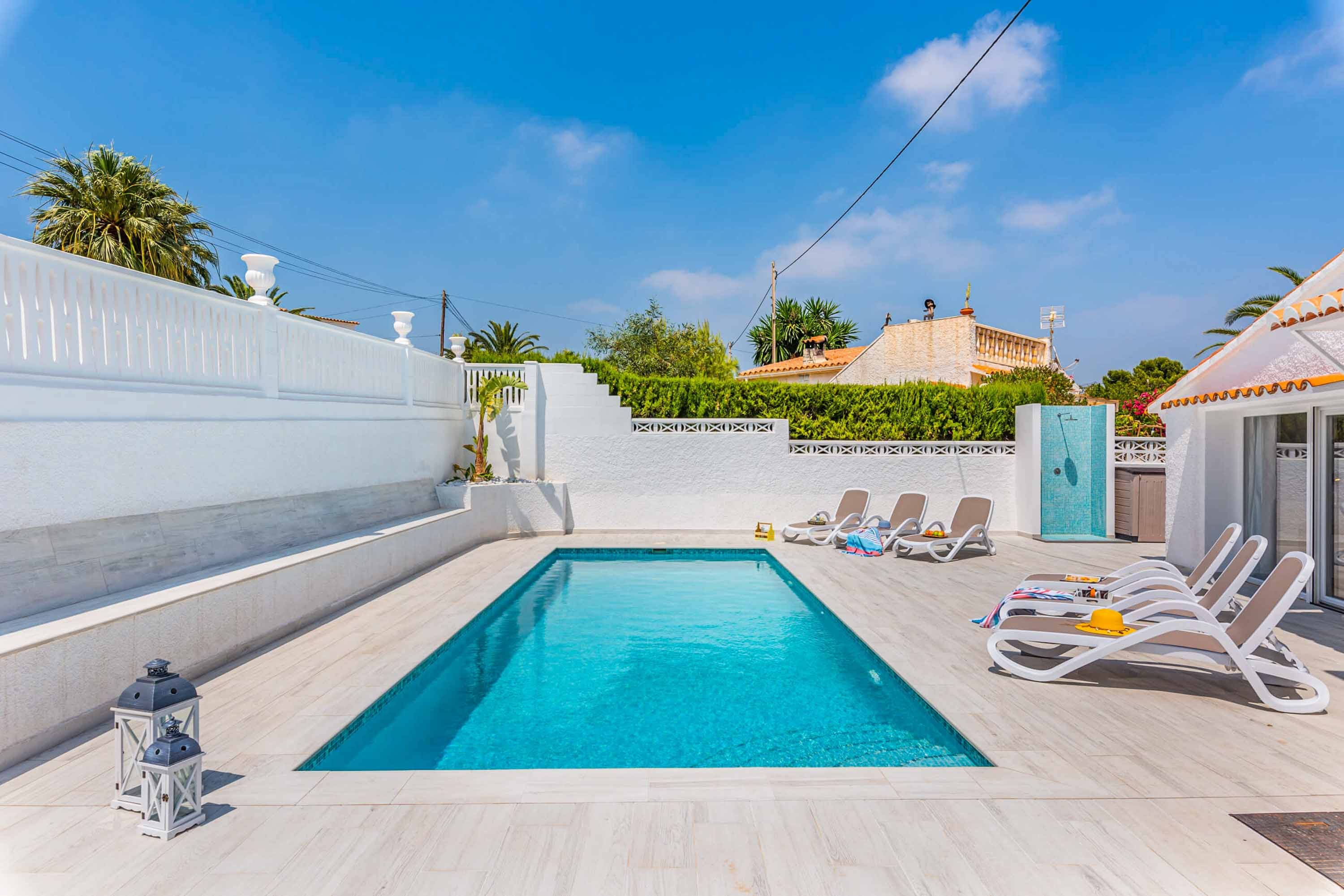 Casa Toix Calpe: Spacious 3-Bedroom Apartment with Pool and Sea Views, Calpe