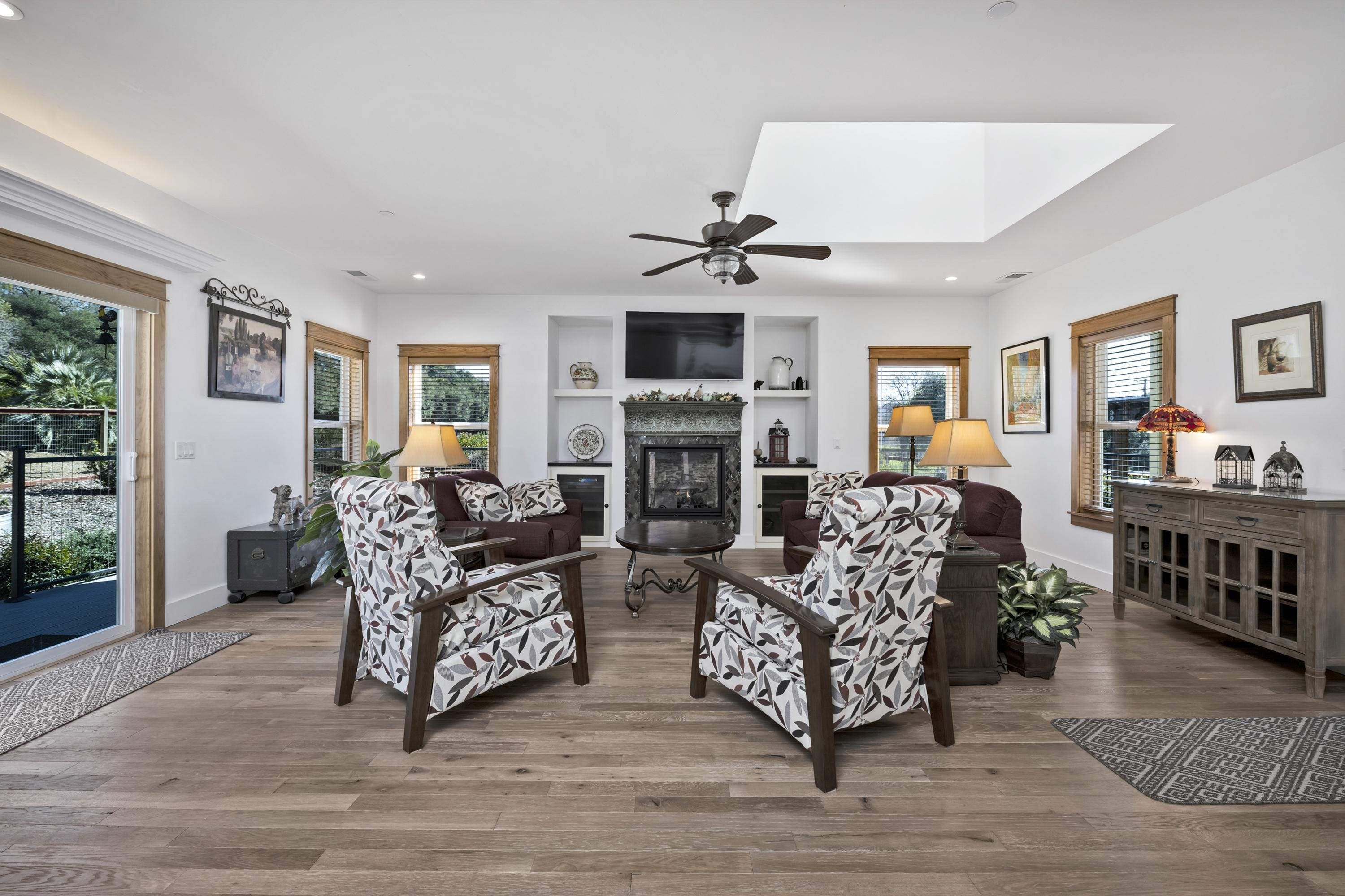 Casa Tolay Sonoma: Stylish 2-Bedroom Apartment with Hot Tub and Lake Views, Sonoma Valley