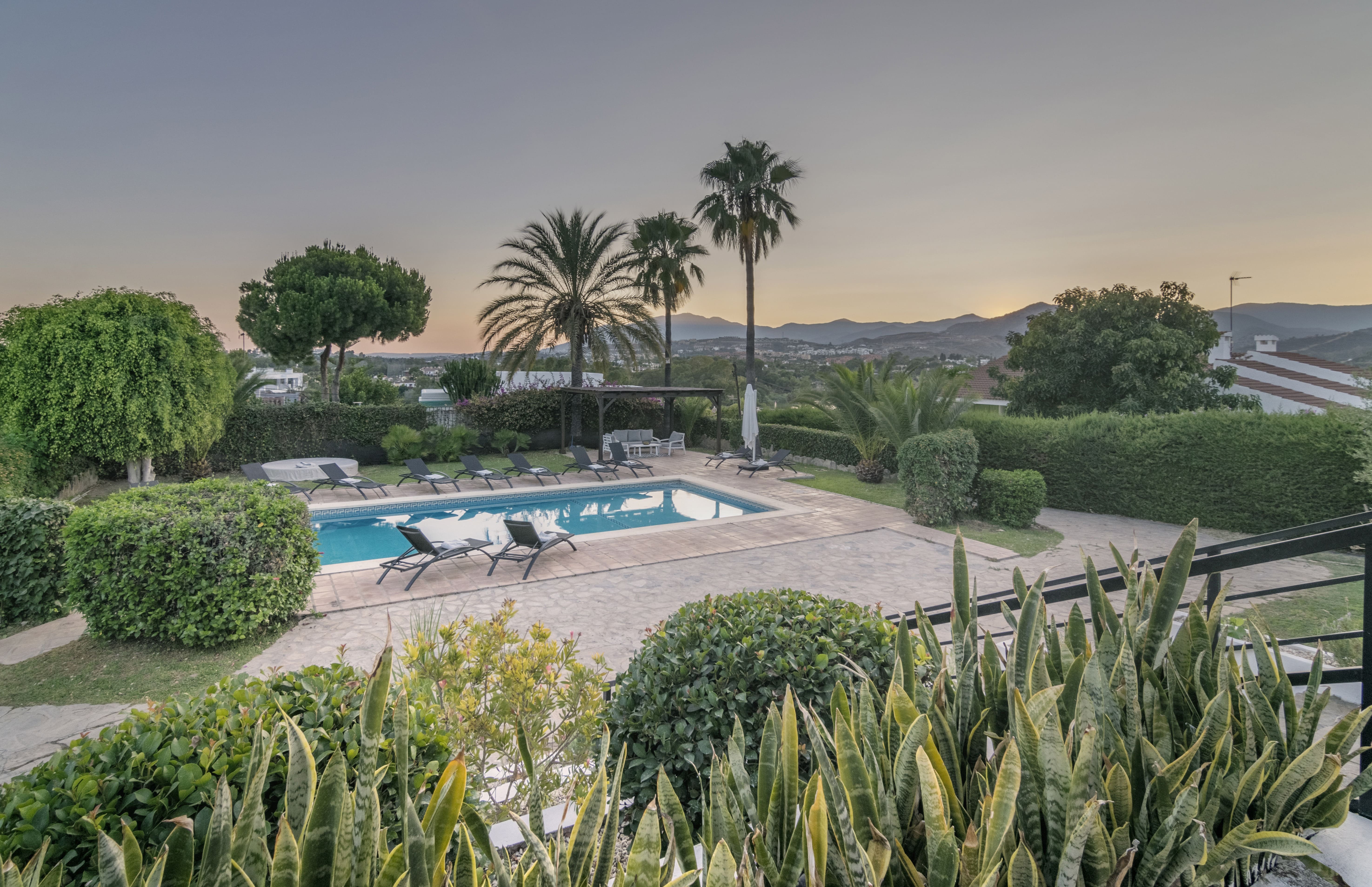 Casa Torcal Malaga: Luxury 7-Bedroom Apartment with Seaviews, Malaga Region