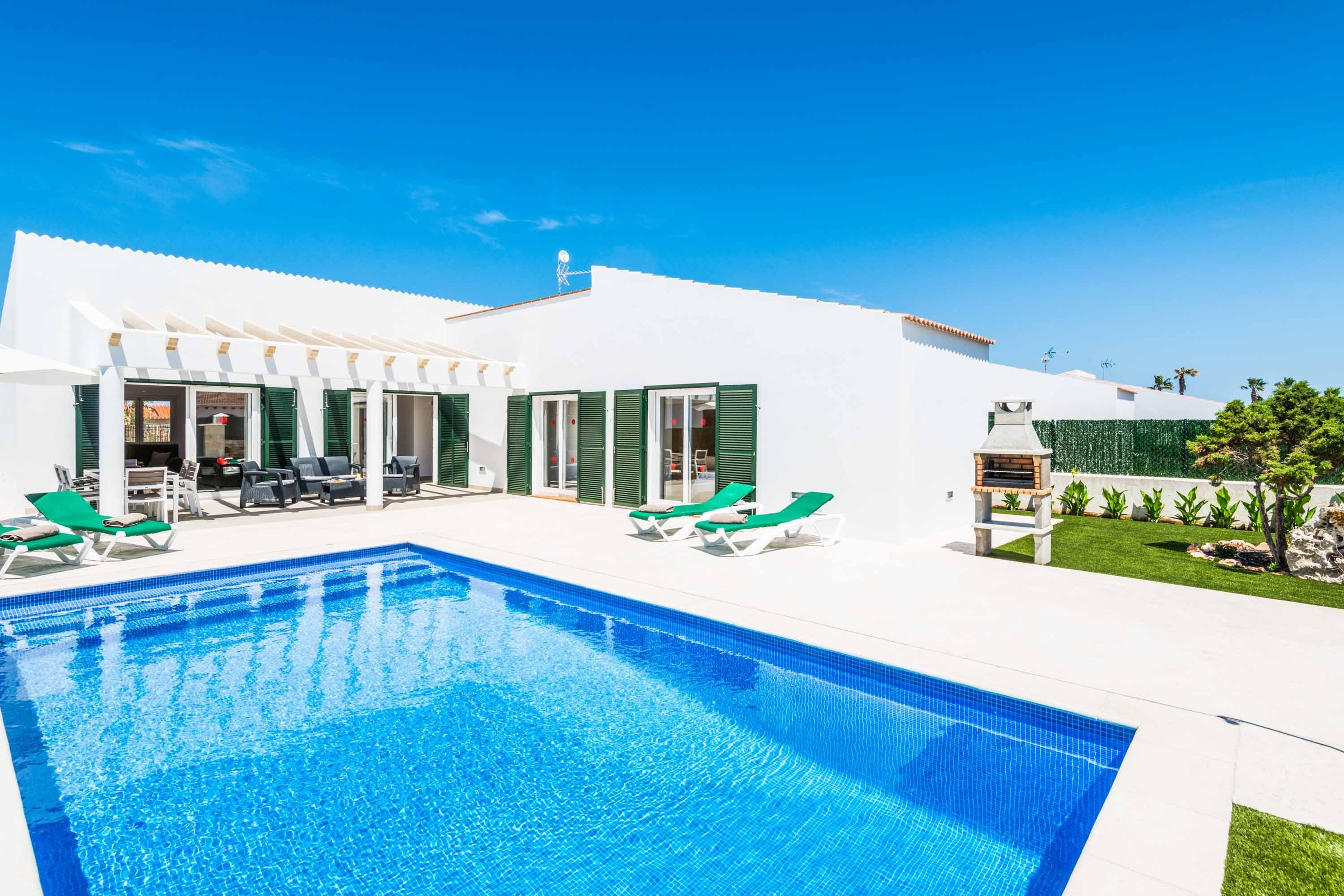 Casa Tramontana Ciutadella: Stylish 3-Bedroom Apartment with Seaview and Pool, Ciutadella