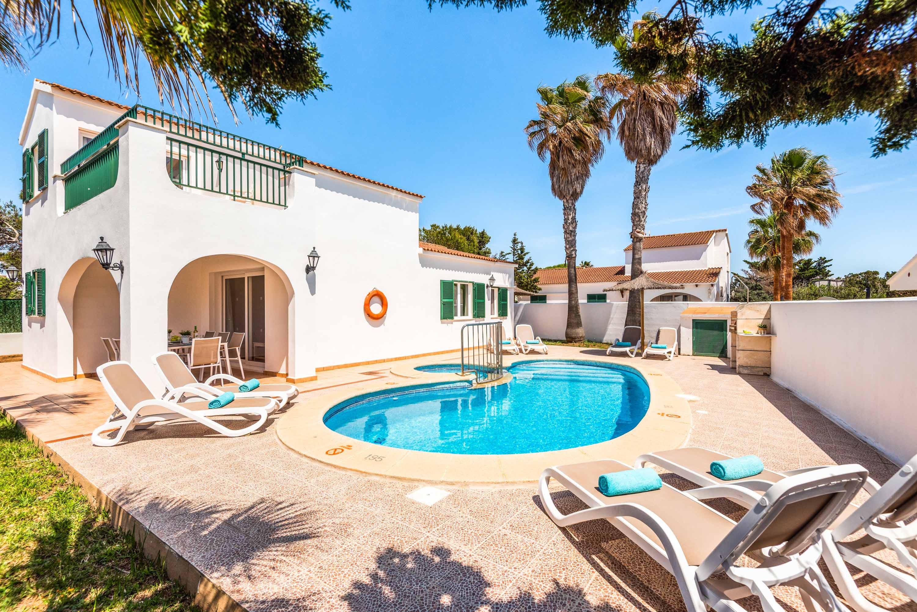 Casa Tramuntana Ciutadella: Spacious 4-Bedroom Apartment with Pool and Sea Views, Ciutadella