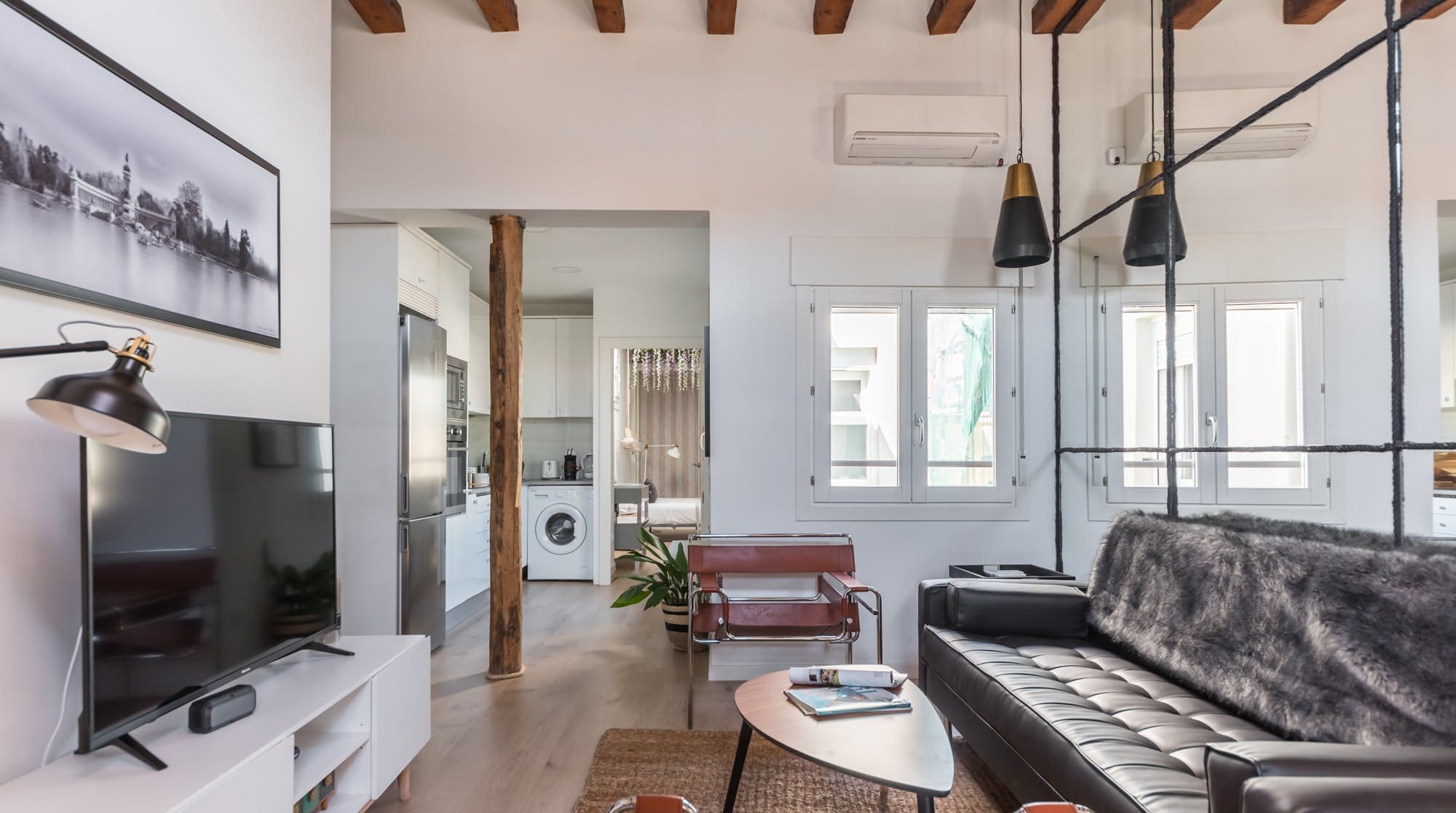 Villa Solano Conde Duque Malasaña: Chic 2-Bedroom Apartment with Air Conditioning in Malasaña, Madrid